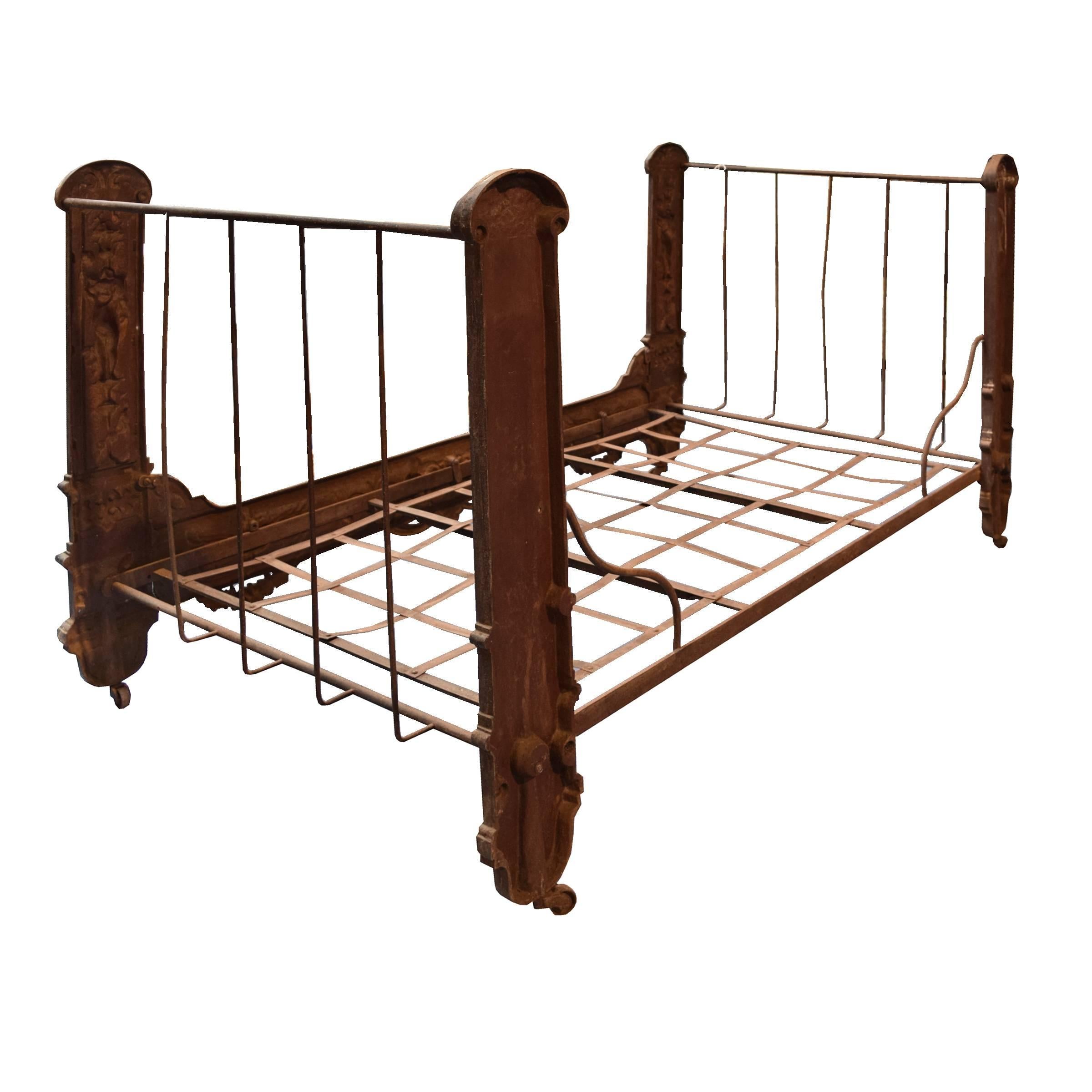 French Cast Iron Fold Up Daybed In Excellent Condition In Round Top, TX