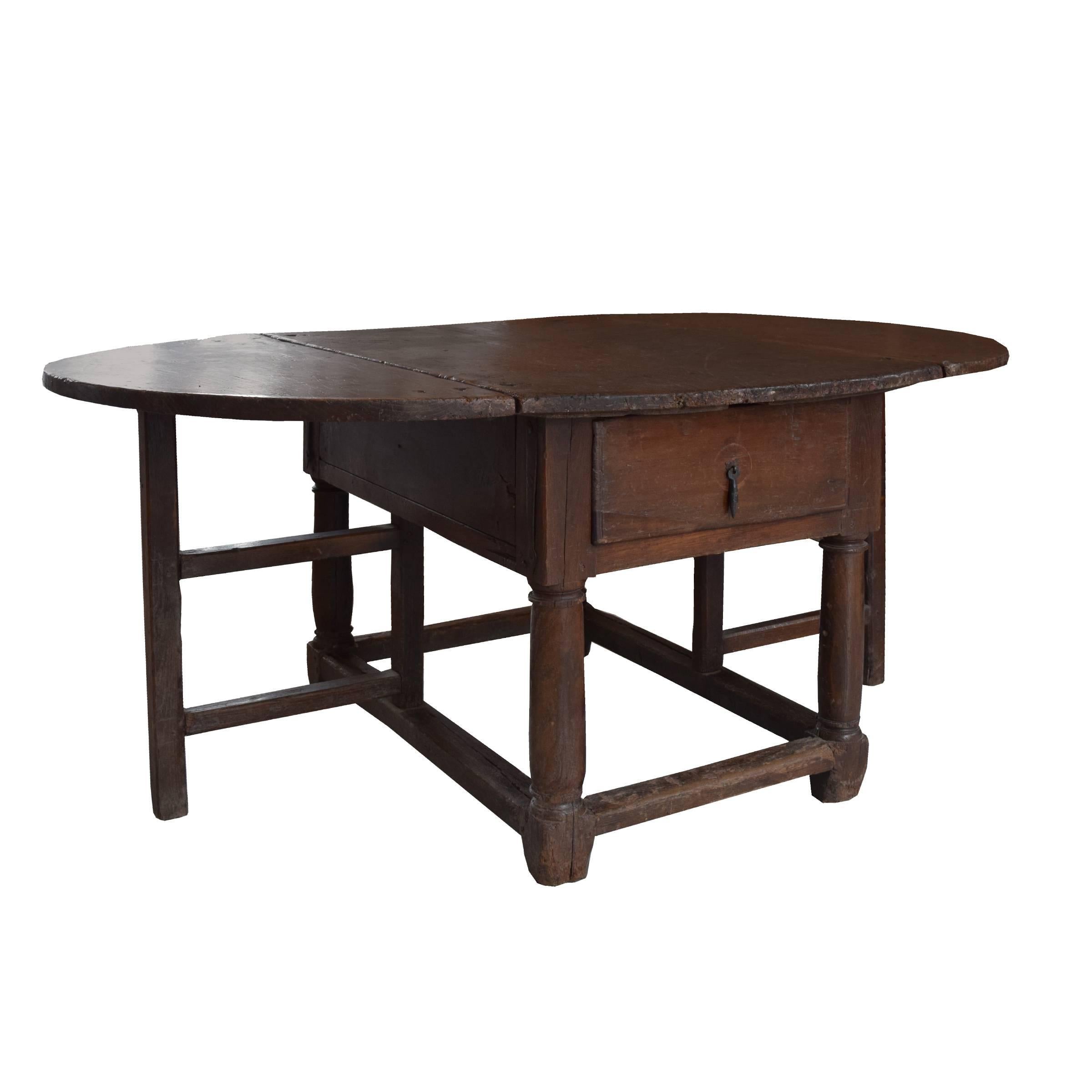 18th Century and Earlier English 18th Century Drop-Leaf Table