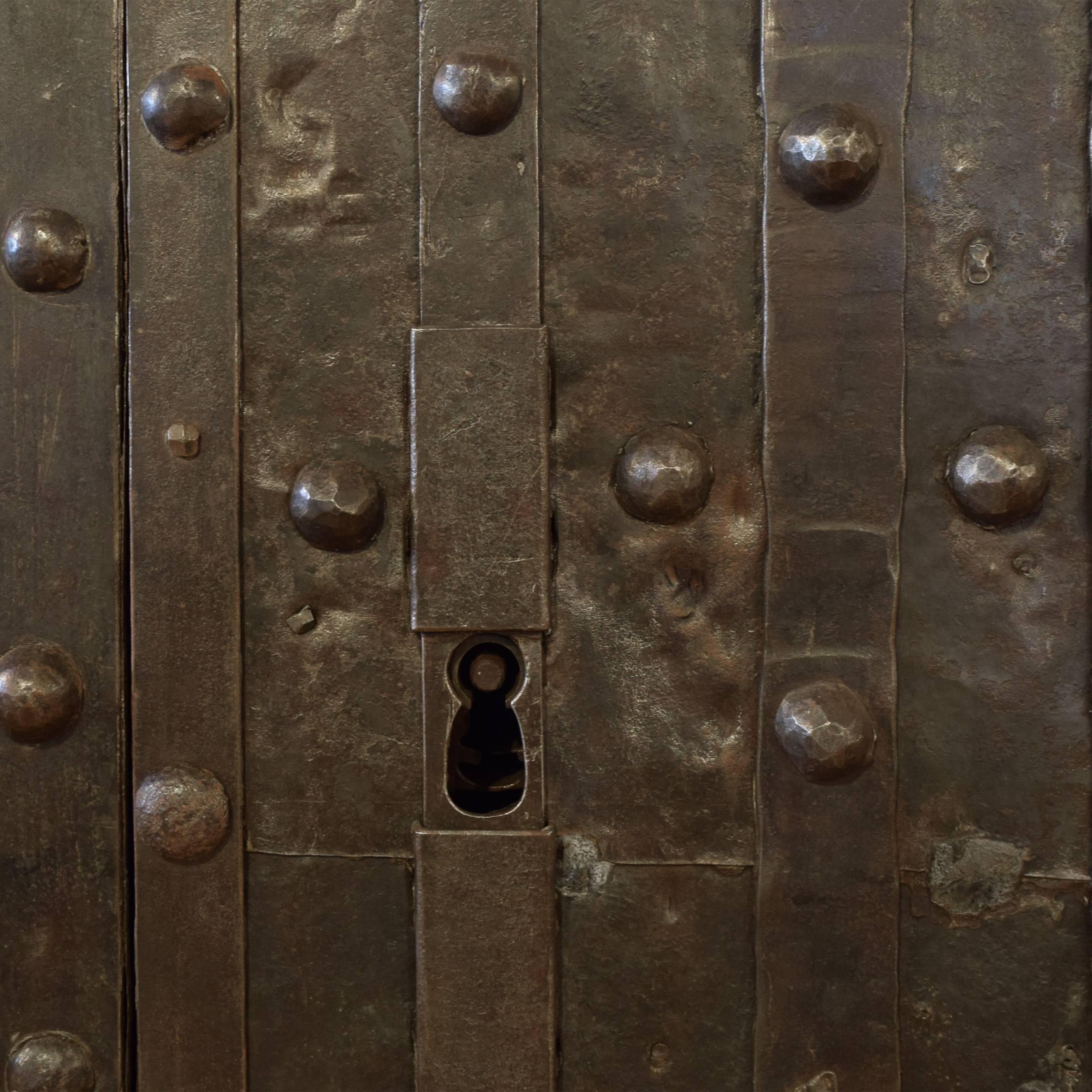 18th Century Hobnail Puzzle Safe In Excellent Condition In Round Top, TX