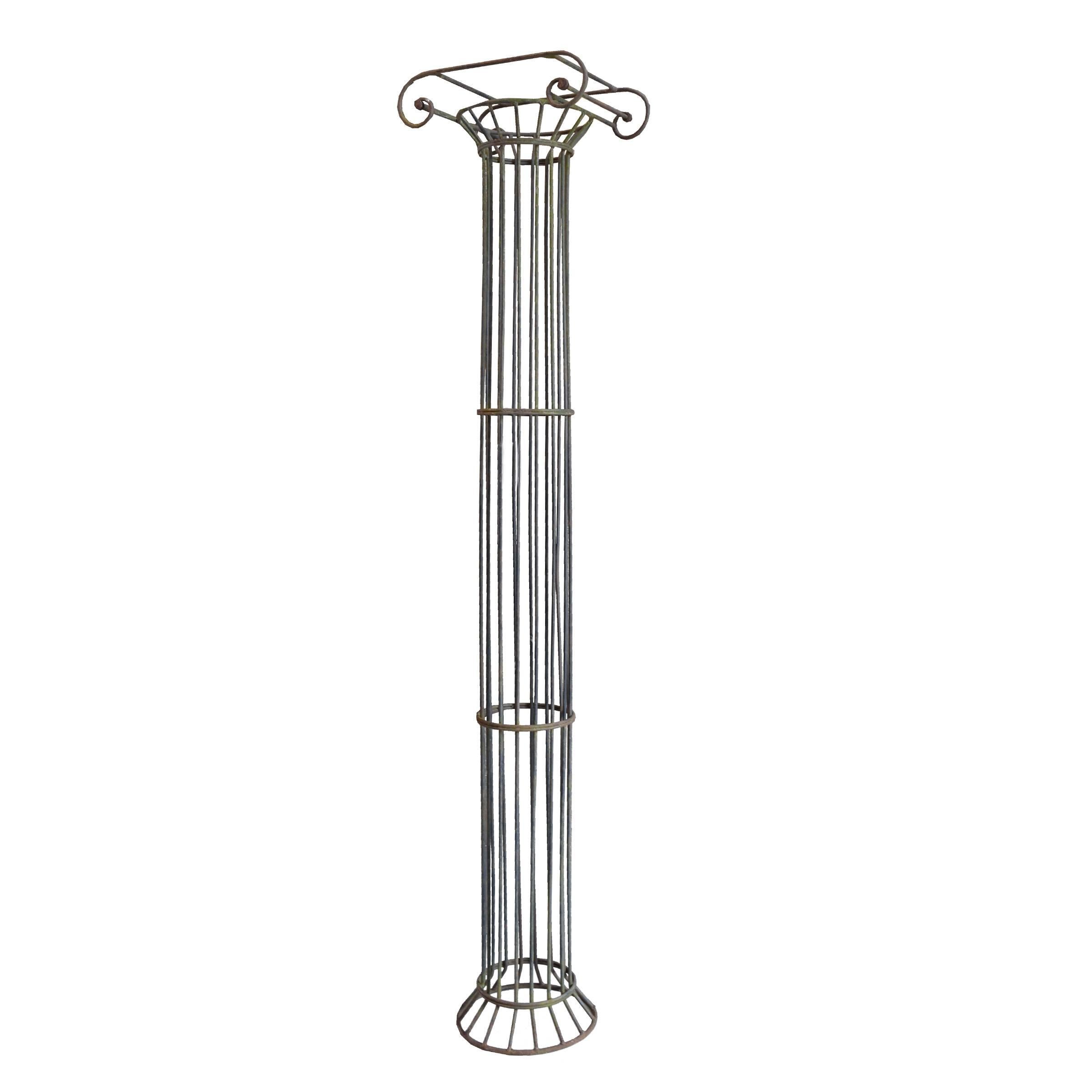 Pair of French Wrought Iron Columns In Good Condition In Round Top, TX