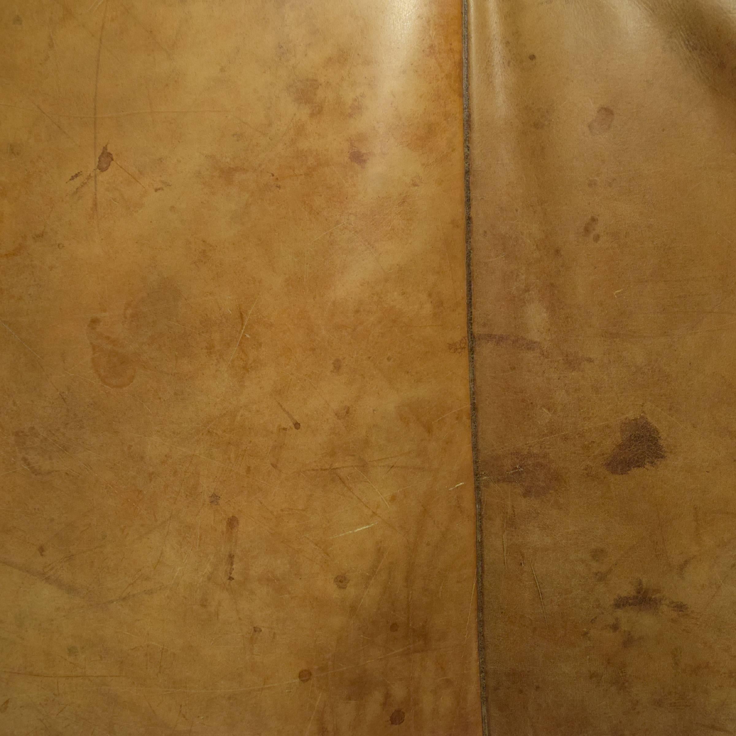 Leather Gym Mat In Good Condition In Chicago, IL