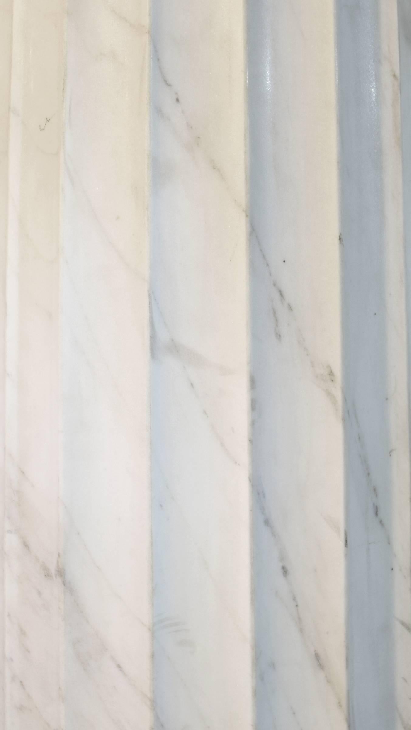 Pair of White Marble Doric Columns In Excellent Condition In Chicago, IL