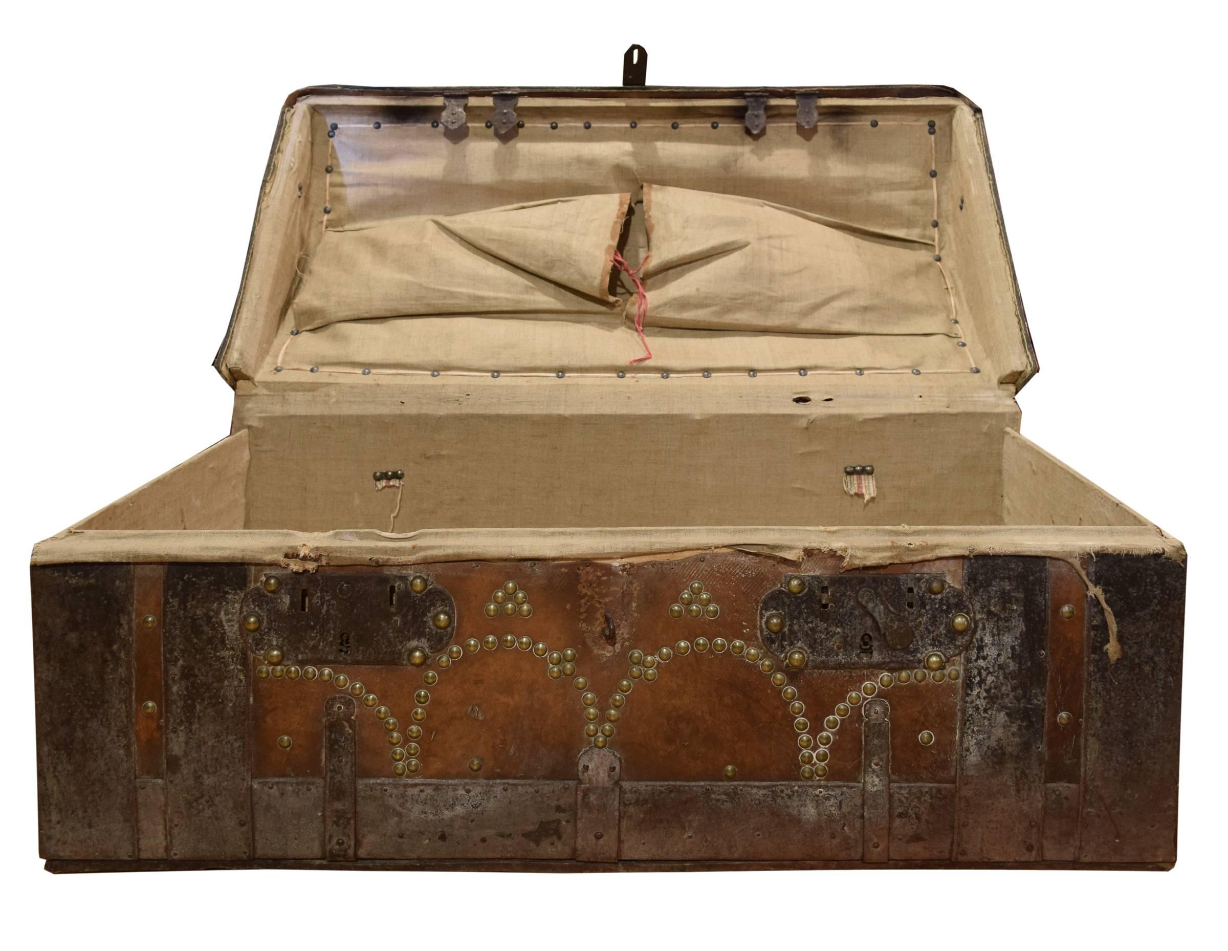 Italian Leather and Wood Trunk In Excellent Condition In Round Top, TX