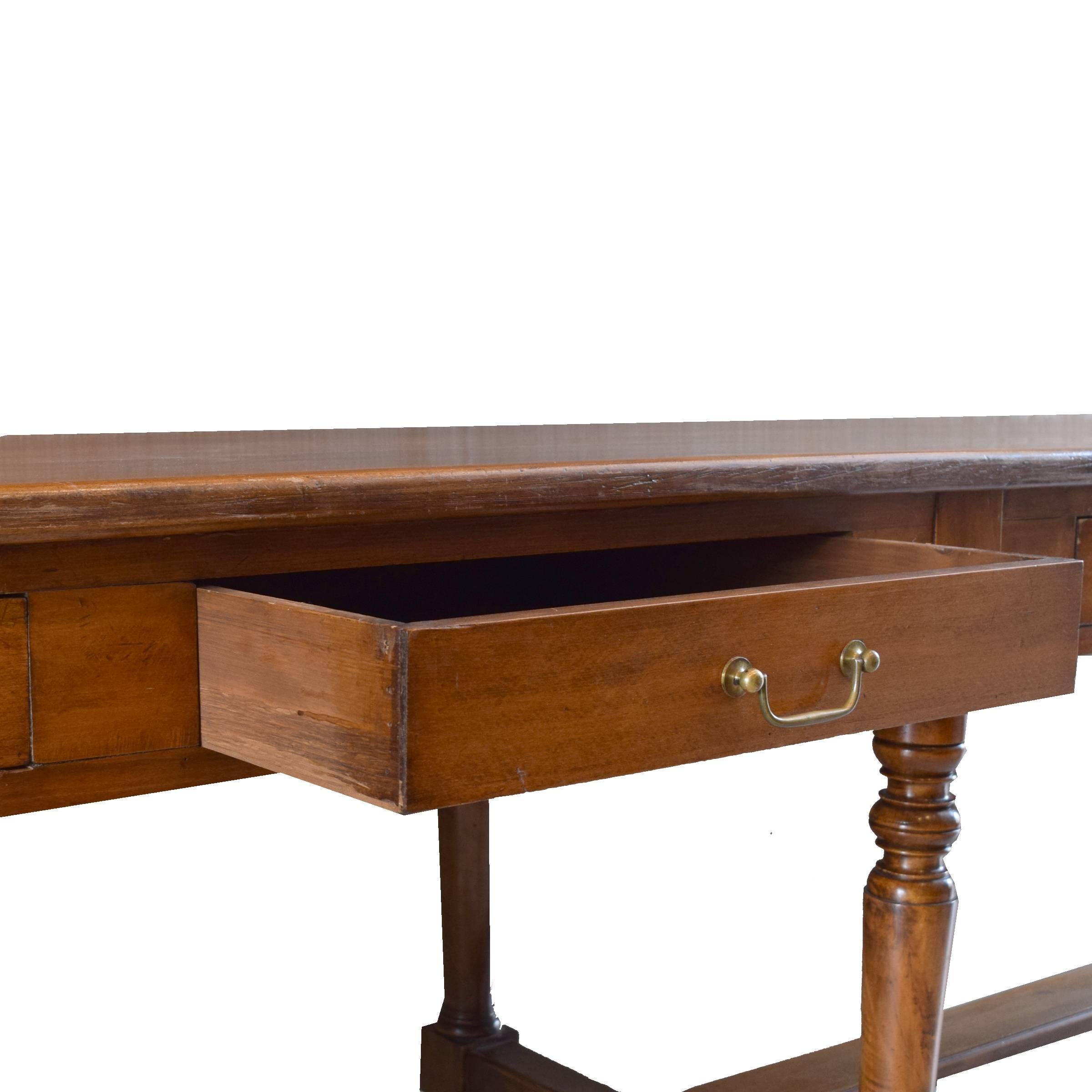 French Four-Drawer Walnut Draper's Table In Good Condition In Chicago, IL