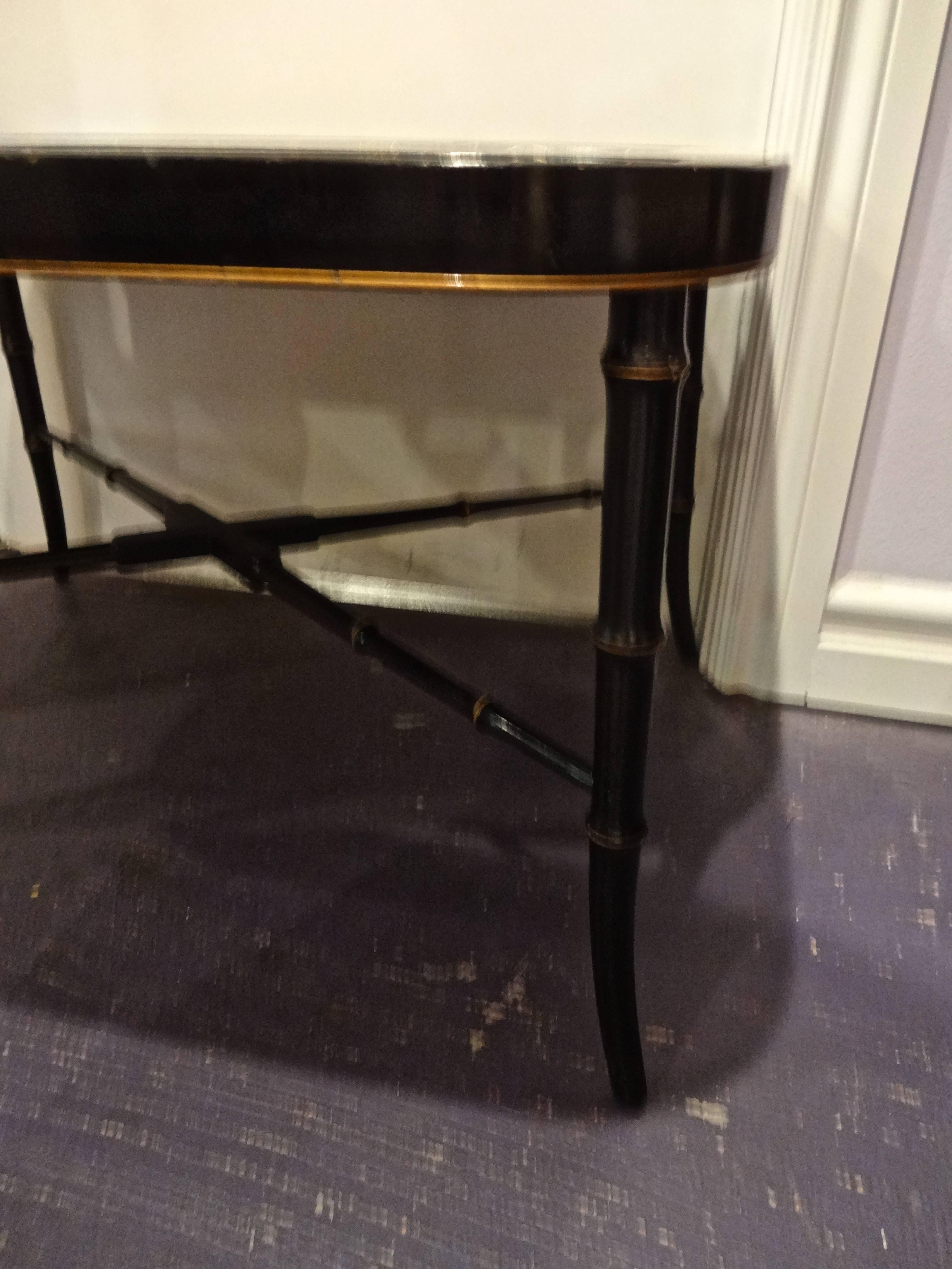 English Victorian Tray Table In Excellent Condition In Sarasota, FL