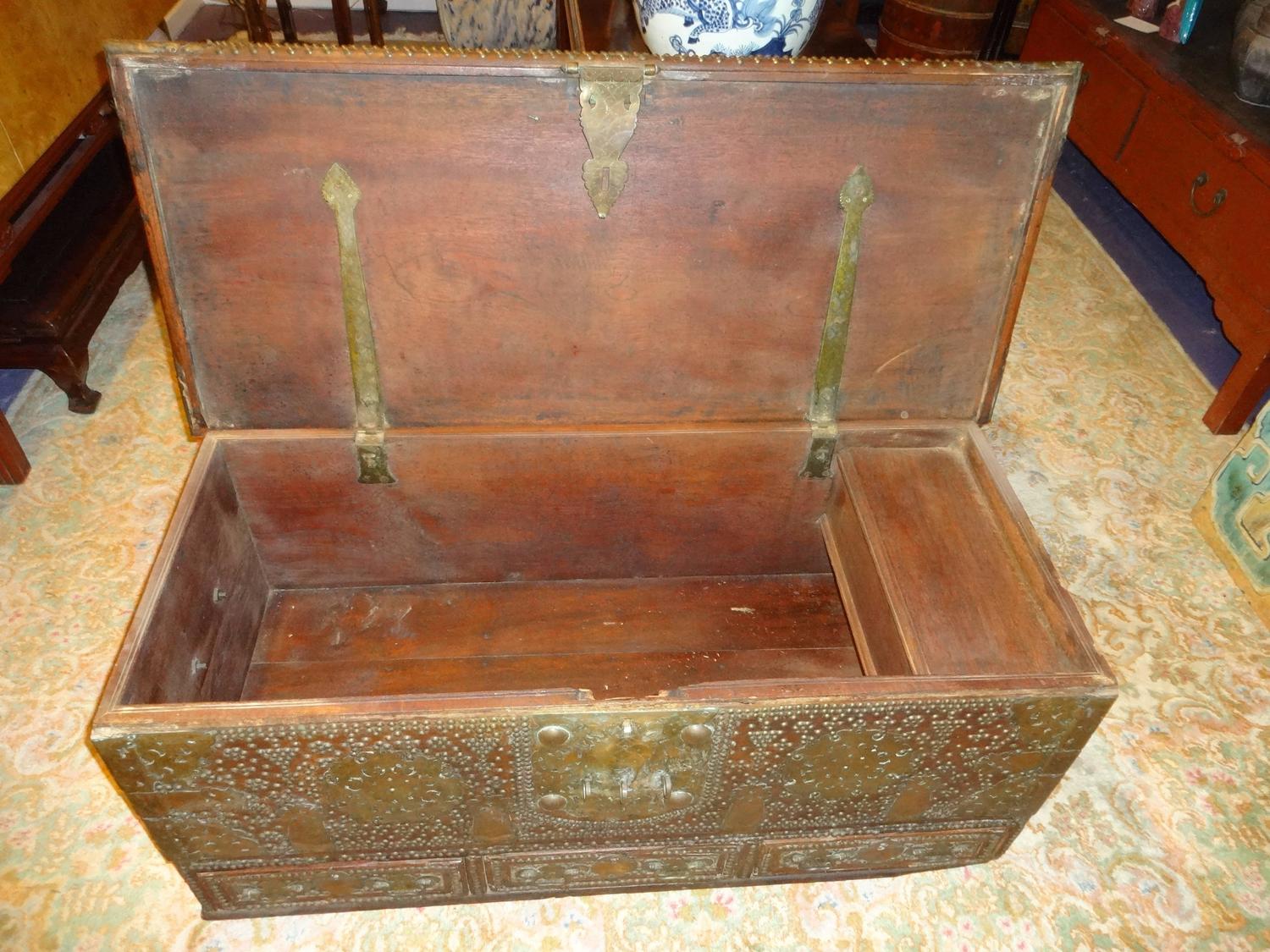 Kuwaiti Chest For Sale at 1stdibs