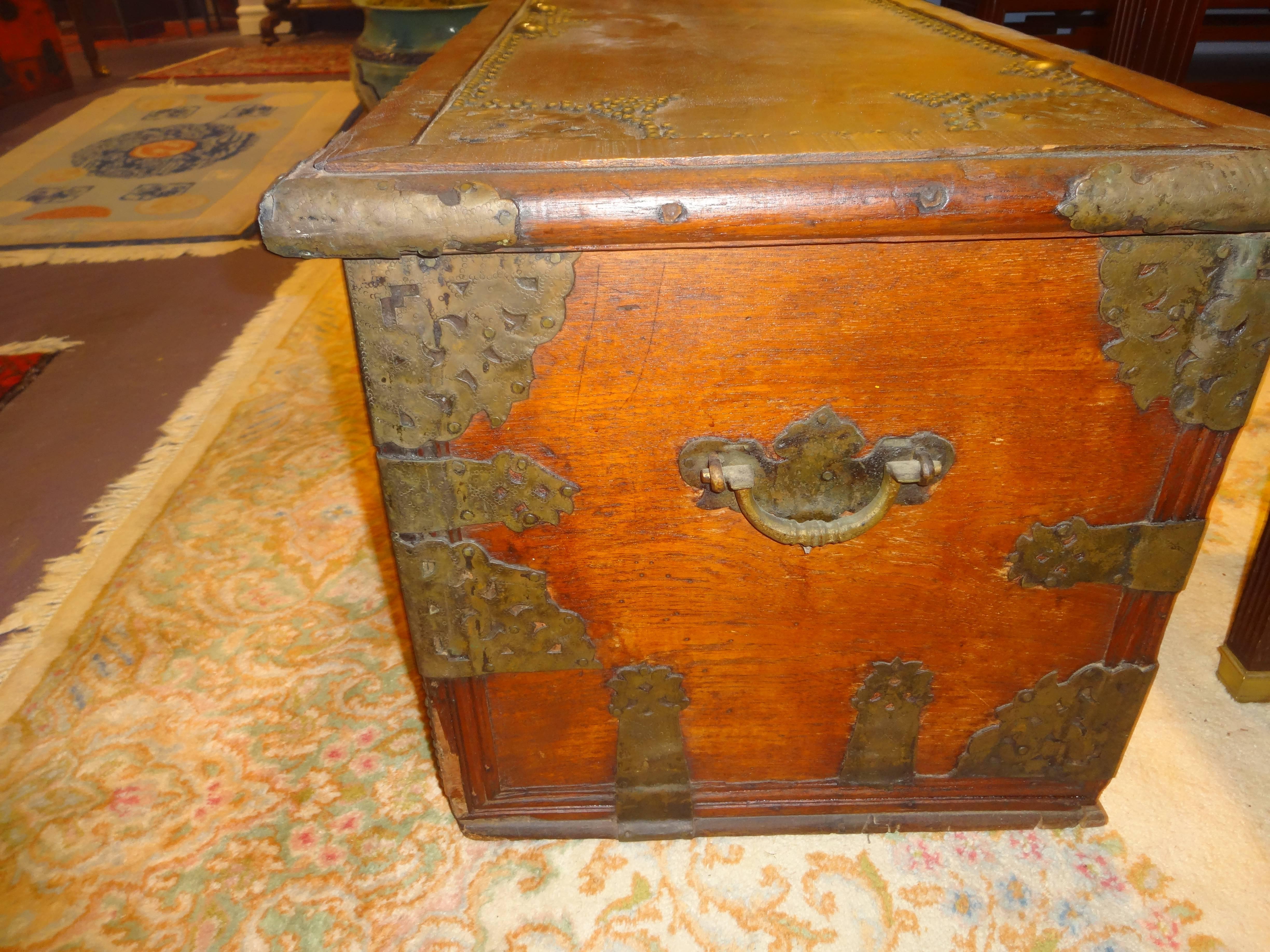 Kuwaiti Chest In Excellent Condition In Sarasota, FL