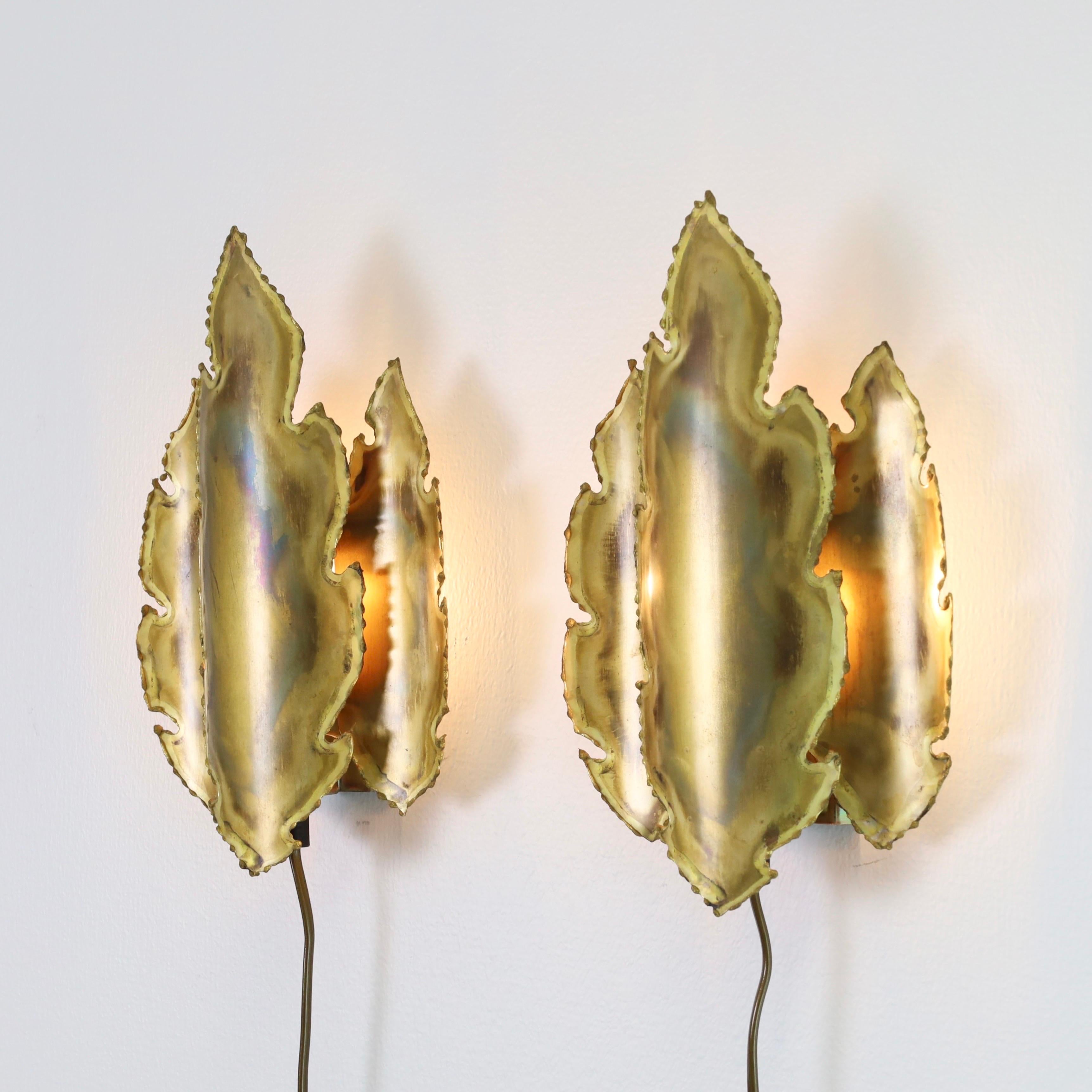 Pair of Leaf-Shaped Brass Wall Lamps by Svend Aage Holm Sorensen, 1960s, Denmark In Good Condition For Sale In Værløse, DK