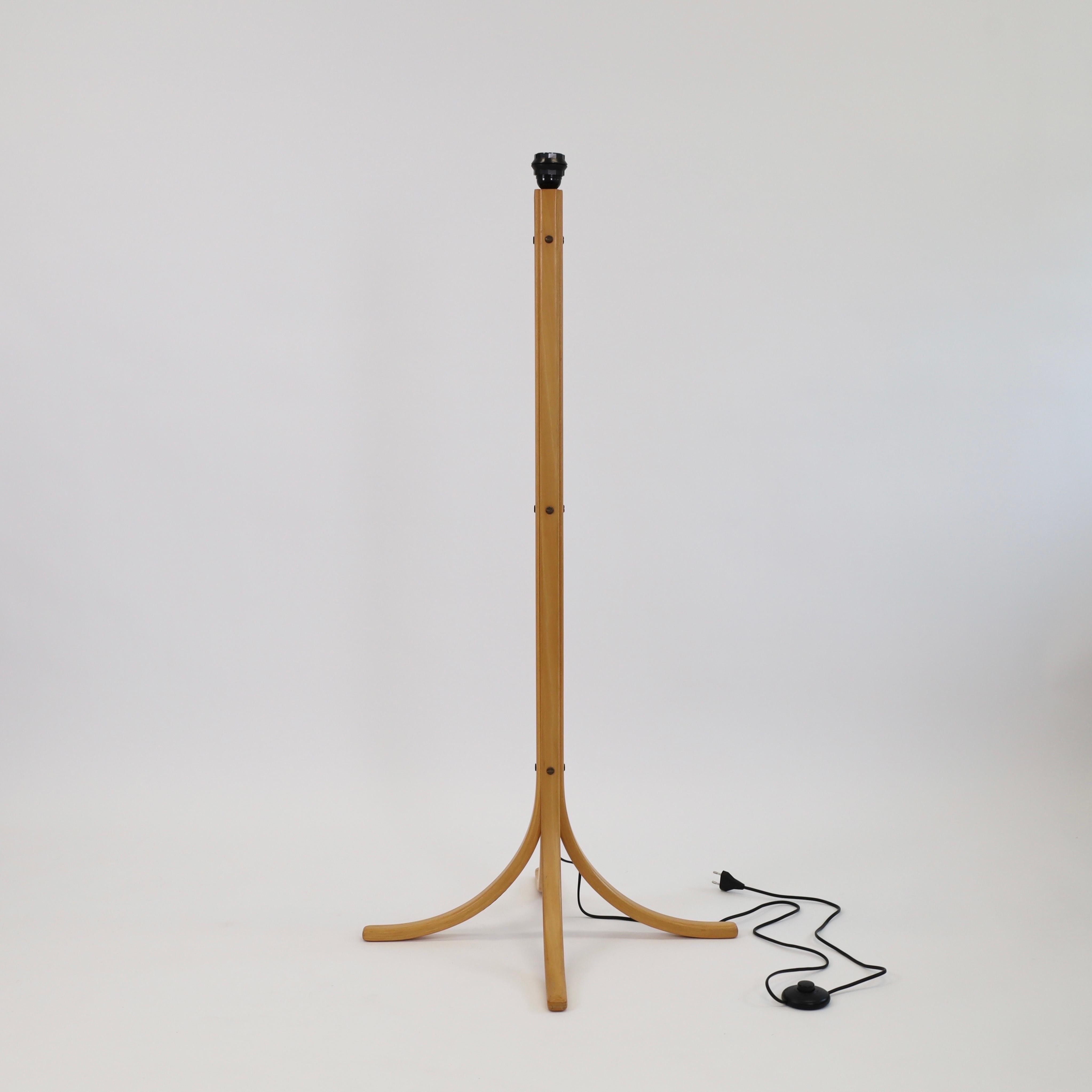 Late 20th Century Beech wood Floor Lamp by Anna Ehrner for Atelje Lyktan, 1970s, Sweden For Sale