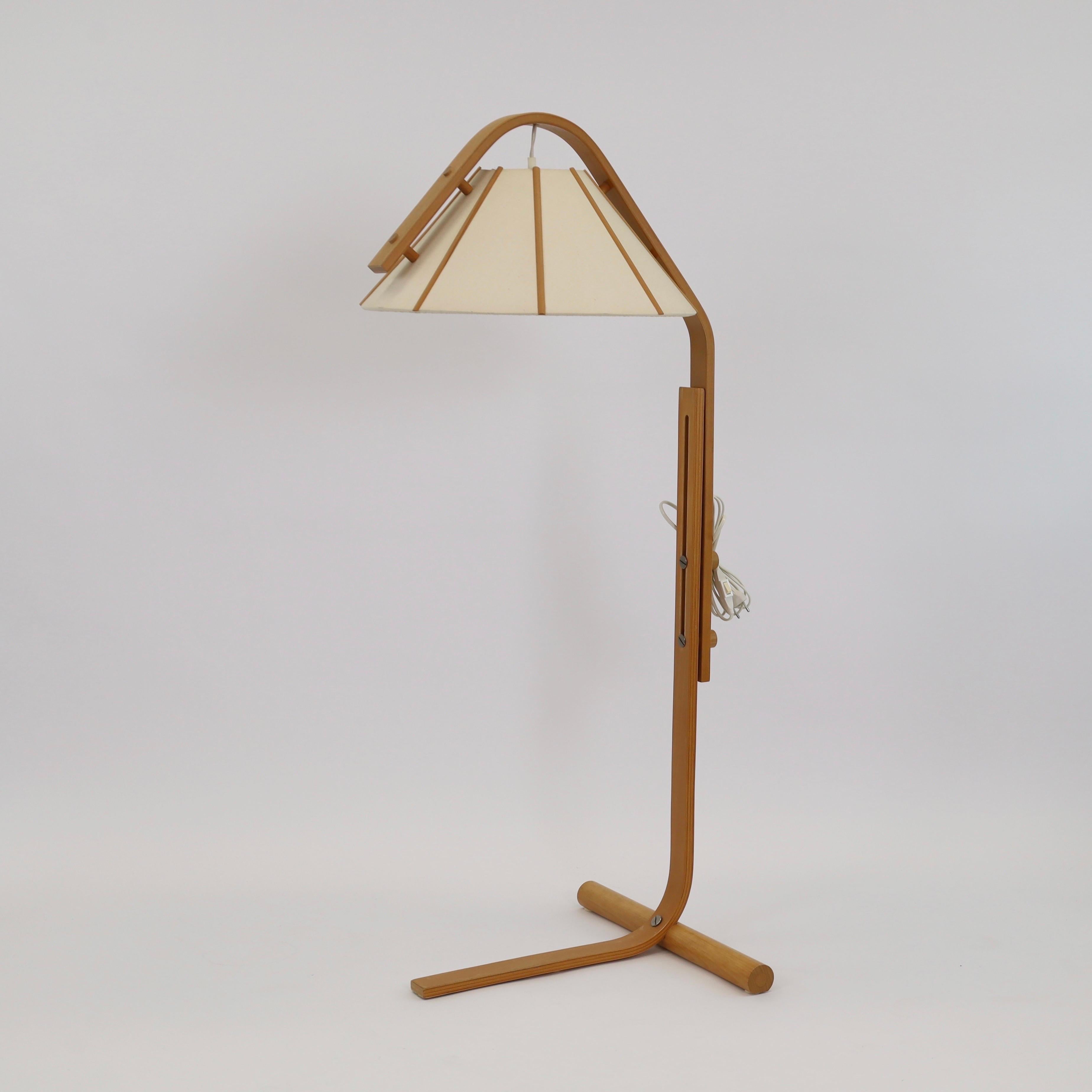 Scandinavian Modern Beech wood Floor Lamp by Jan Wickelgren, 1970s, Sweden  For Sale 1