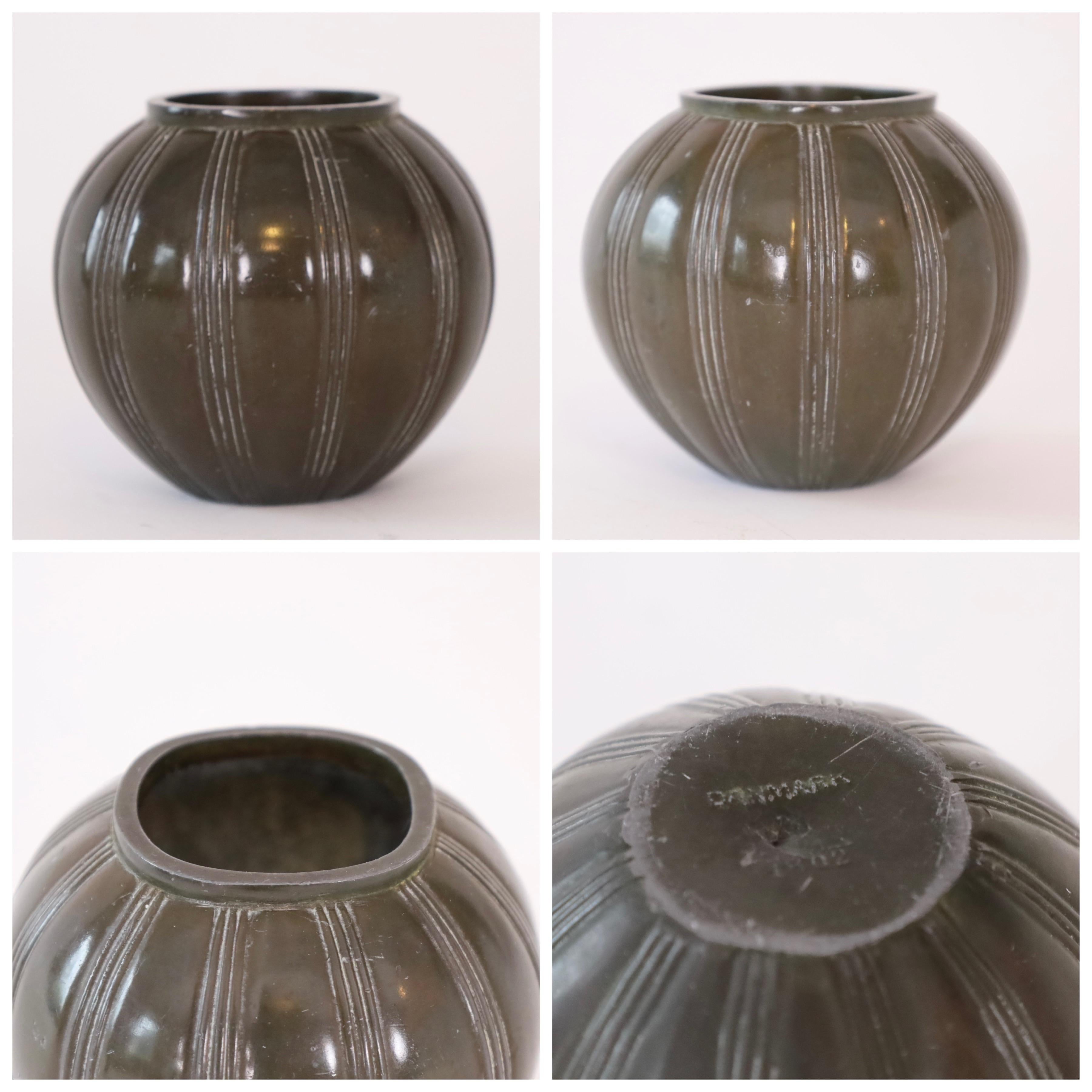 Coppia di vasi rotondi Art Déco di Just Andersen, anni '30, Danimarca in vendita 4