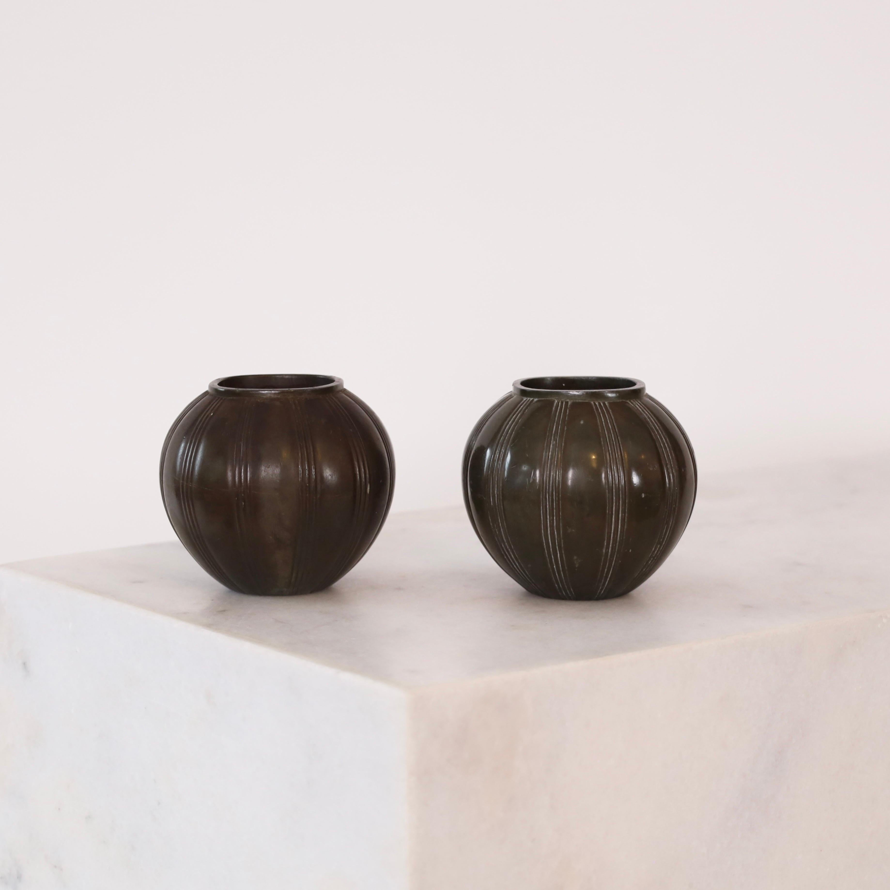 Coppia di vasi rotondi Art Déco di Just Andersen, anni '30, Danimarca in vendita 5