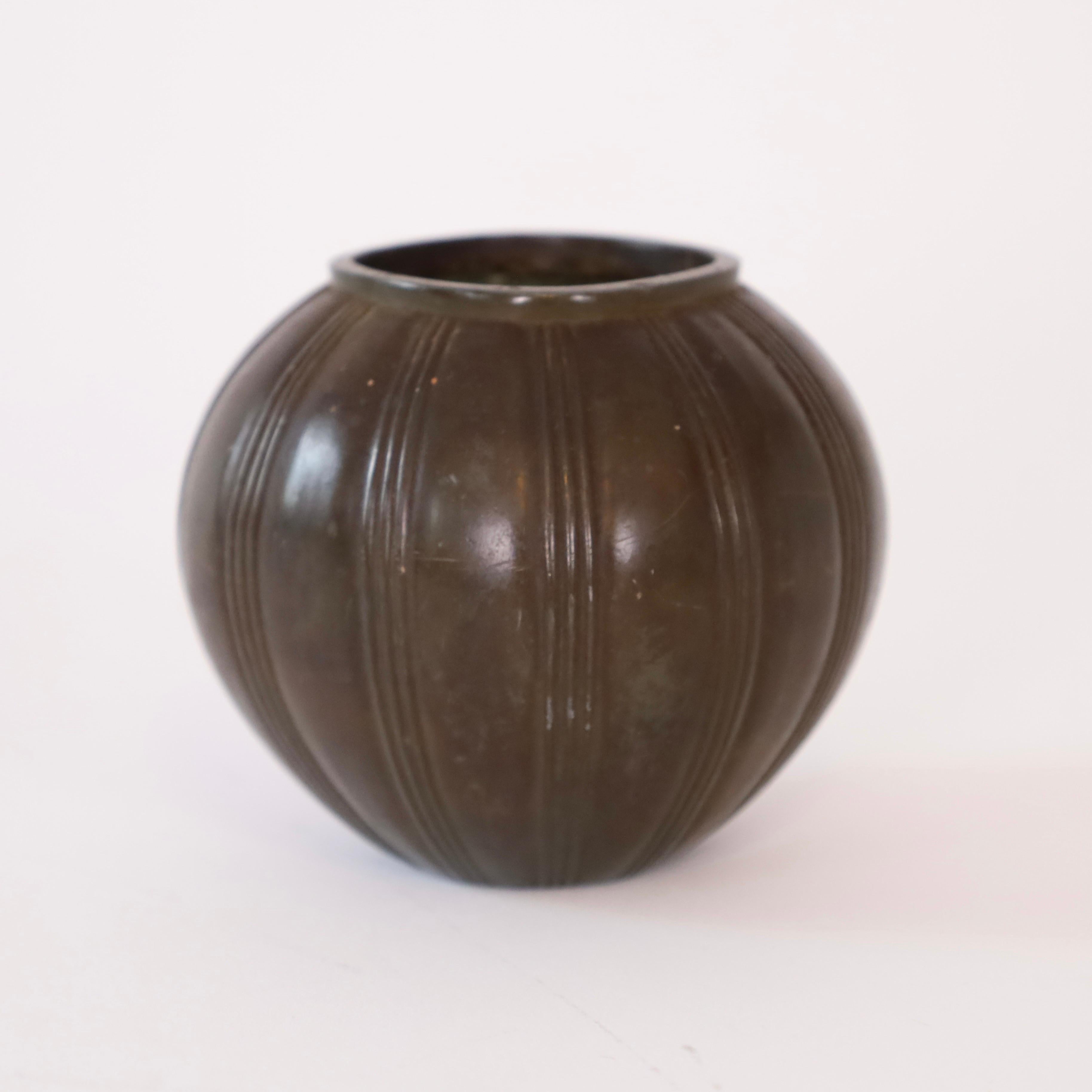 Coppia di vasi rotondi Art Déco di Just Andersen, anni '30, Danimarca in vendita 1