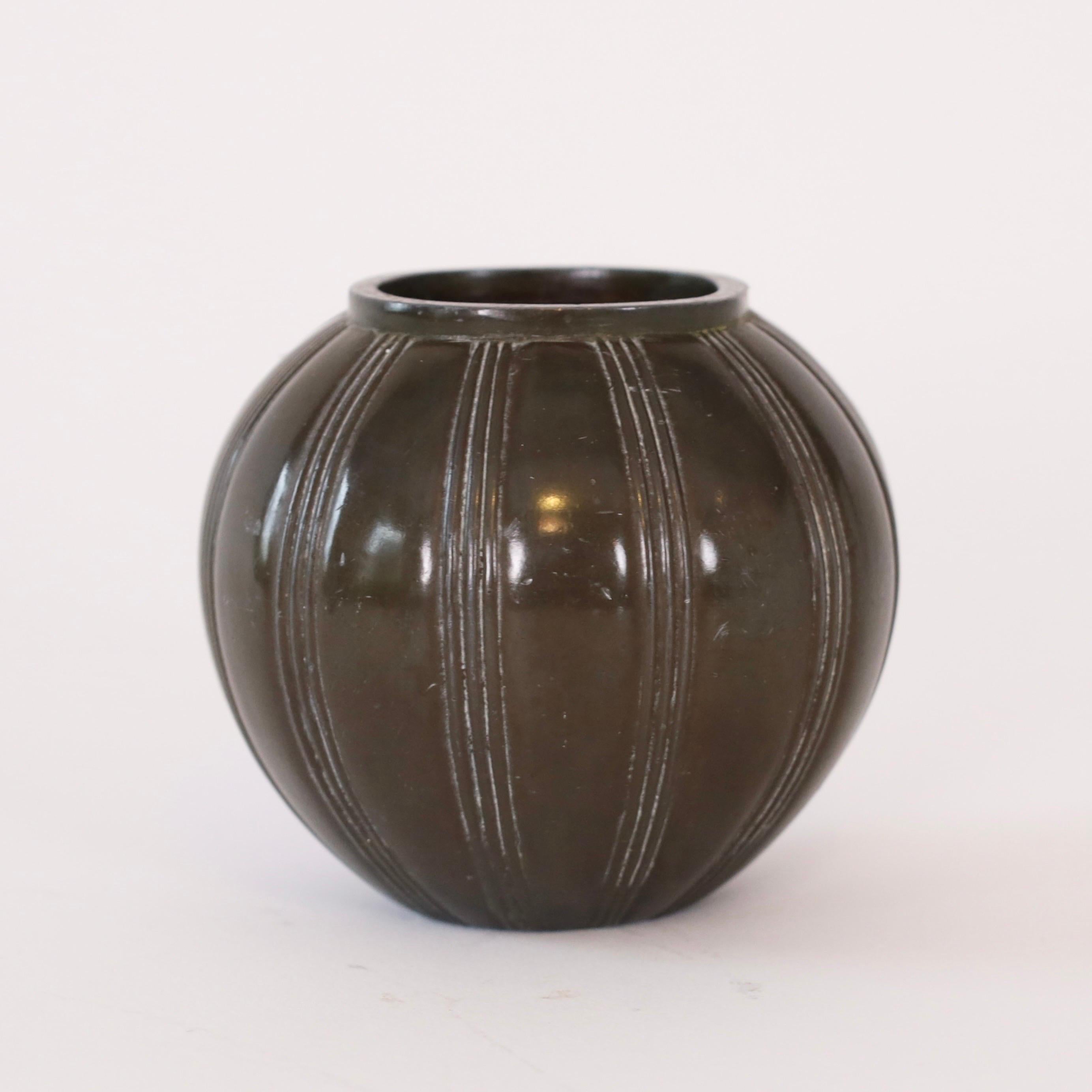 Coppia di vasi rotondi Art Déco di Just Andersen, anni '30, Danimarca in vendita 3