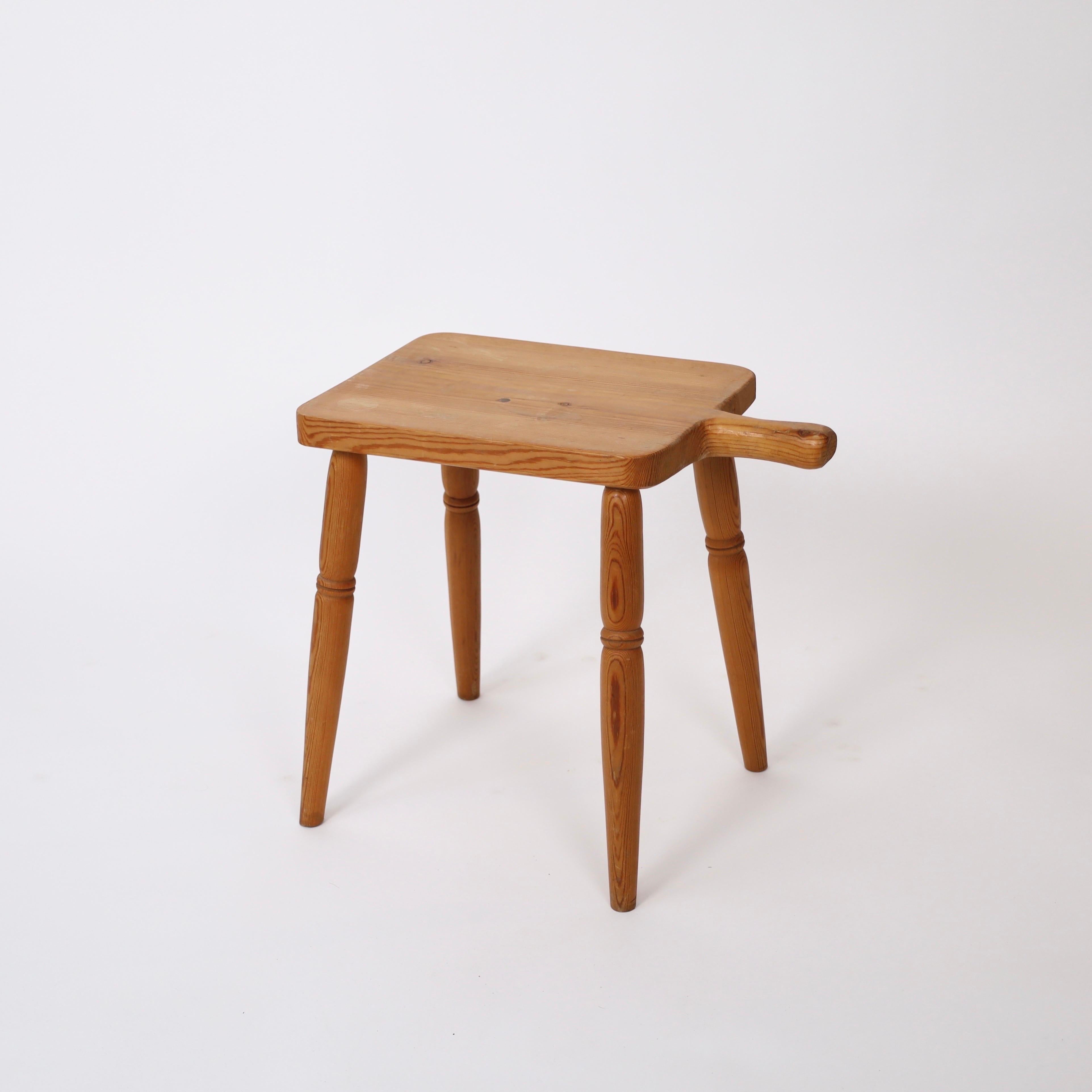 Tabouret en pin, Suède, années 1970 en vente 1