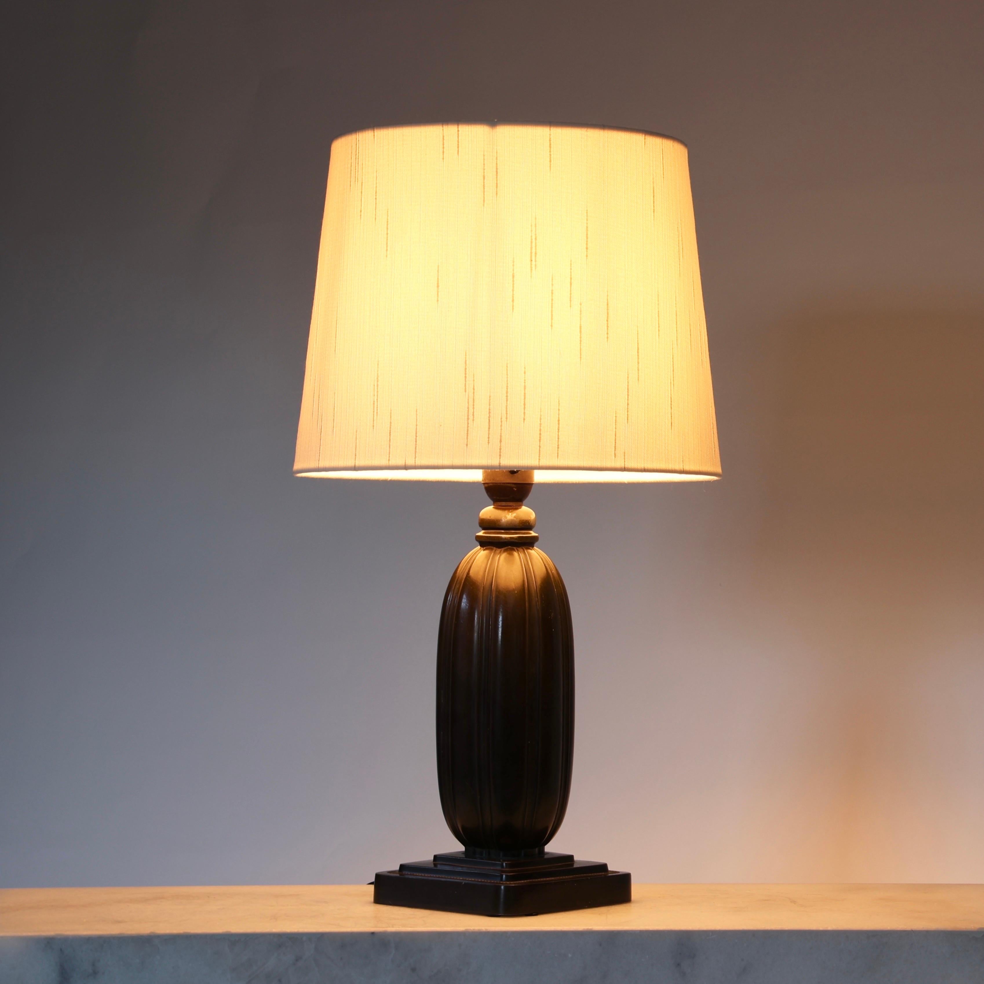 Quadratische Tischlampe von Just Andersen, 1930er Jahre, Dänemark (Art déco) im Angebot