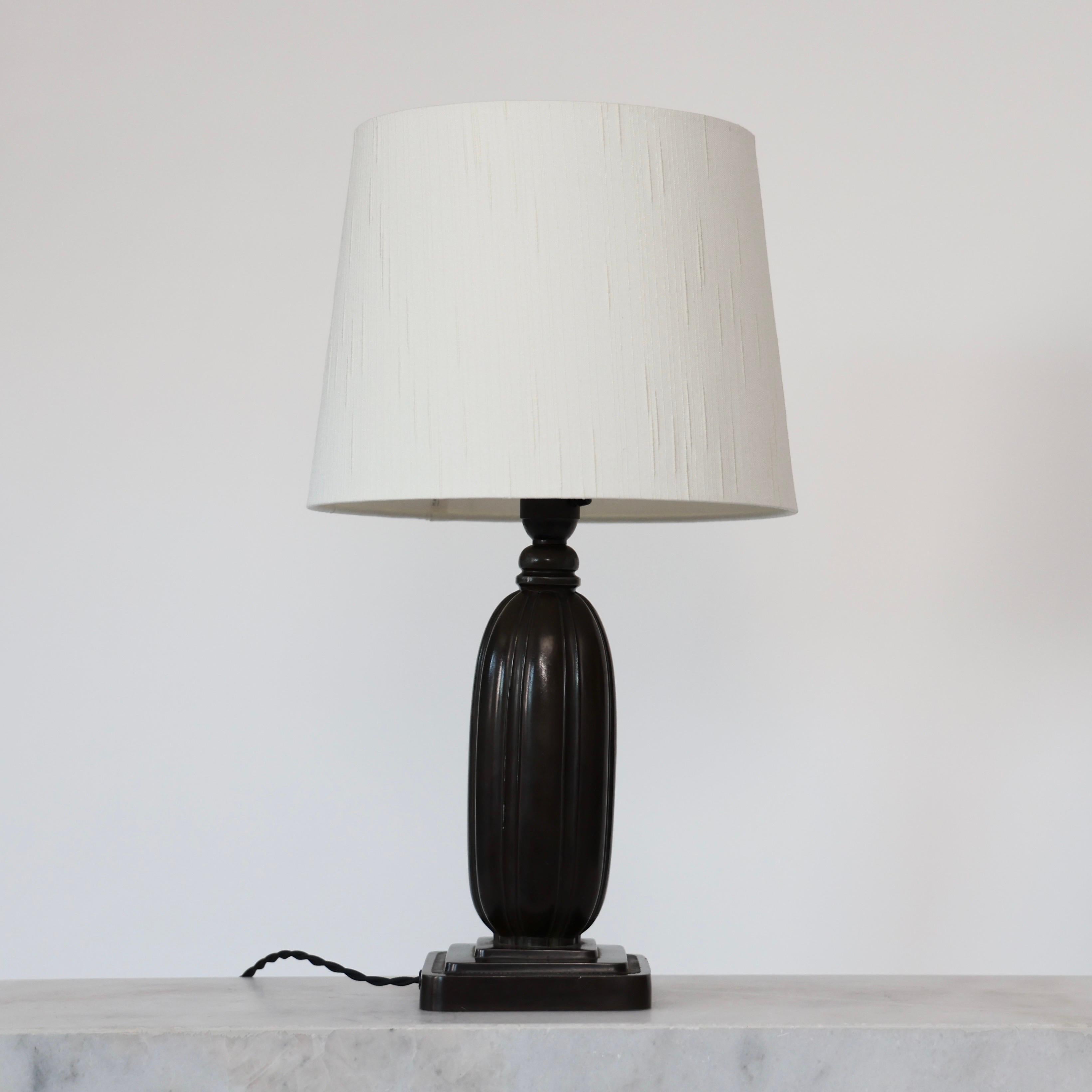 Quadratische Tischlampe von Just Andersen, 1930er Jahre, Dänemark im Angebot 6