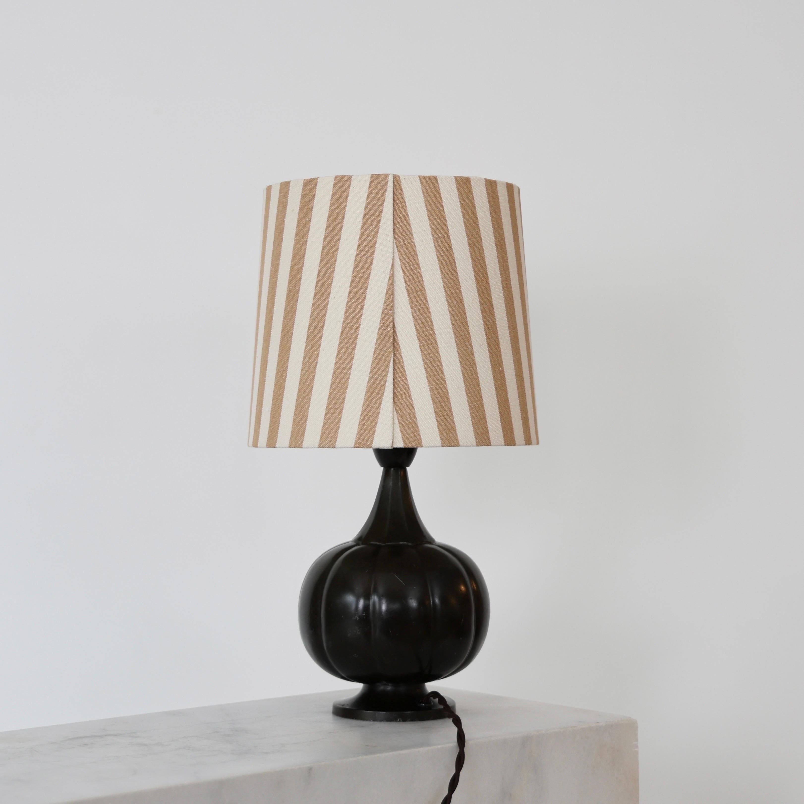 Lampada da tavolo Diskometal a forma di zucca di Just Andersen, anni '20, Danimarca in vendita 1