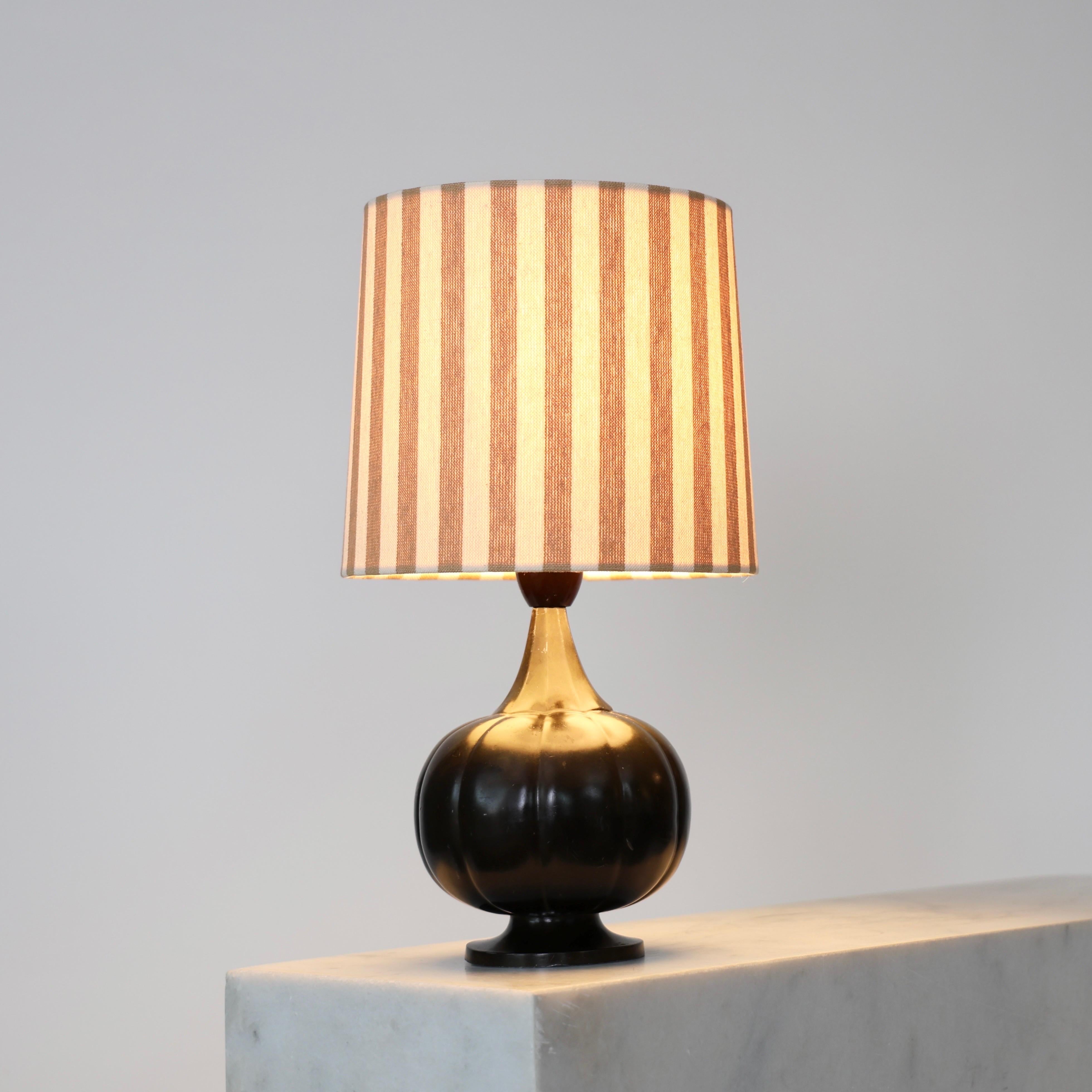 Danese Lampada da tavolo Diskometal a forma di zucca di Just Andersen, anni '20, Danimarca in vendita