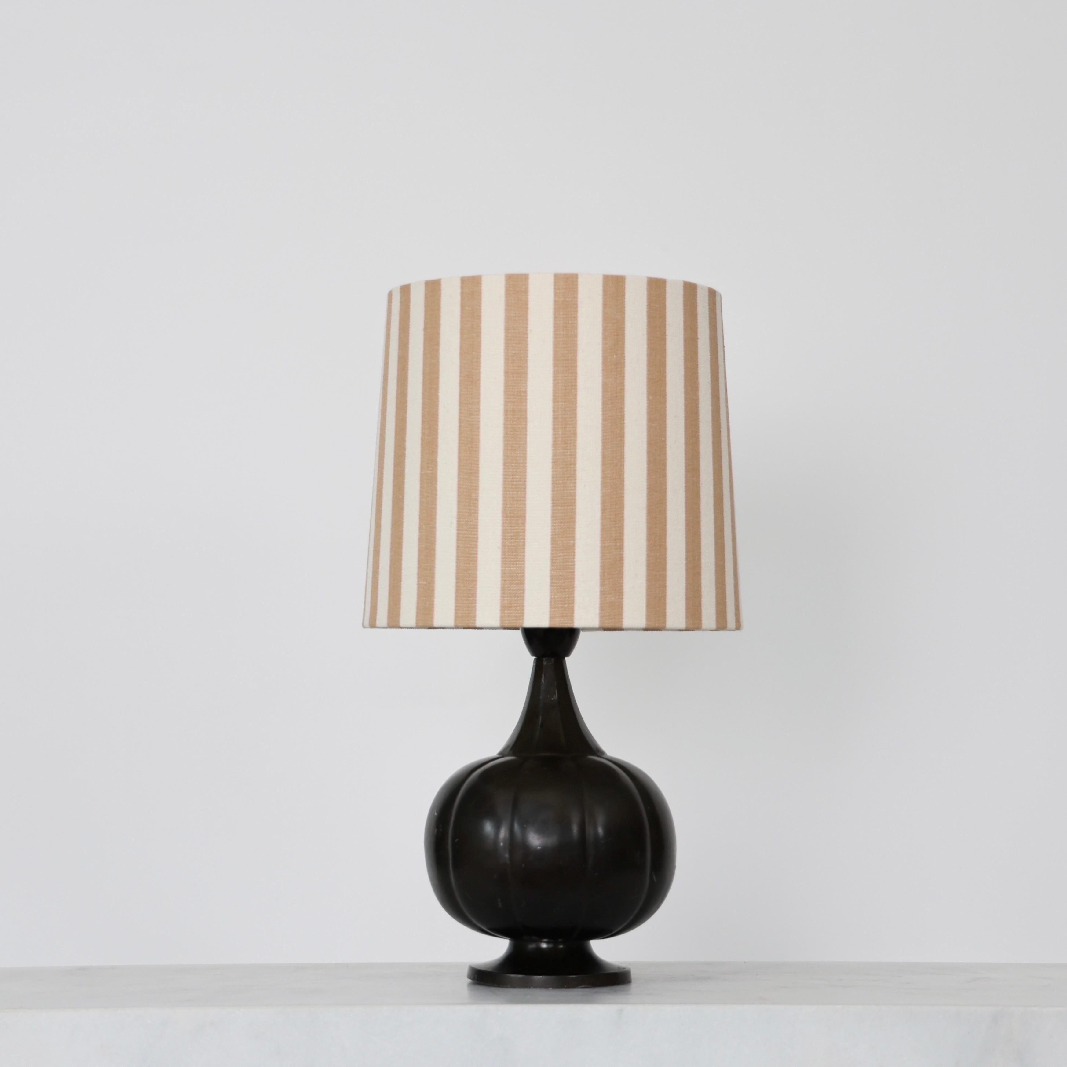 Lampada da tavolo Diskometal a forma di zucca di Just Andersen, anni '20, Danimarca In condizioni discrete in vendita a Værløse, DK