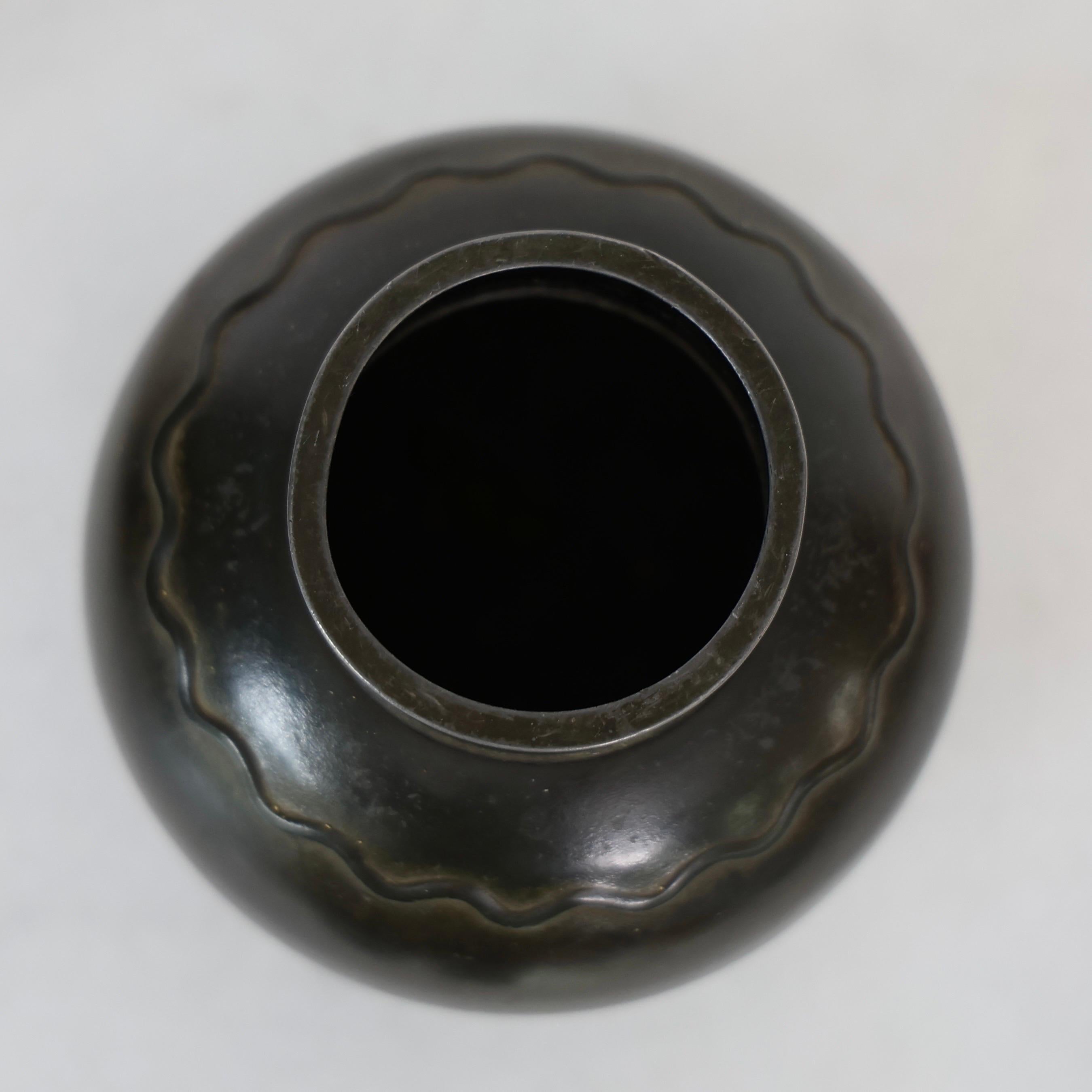 Vasi rotondi Diskometal di Just Andersen, anni '30, Danimarca in vendita 3
