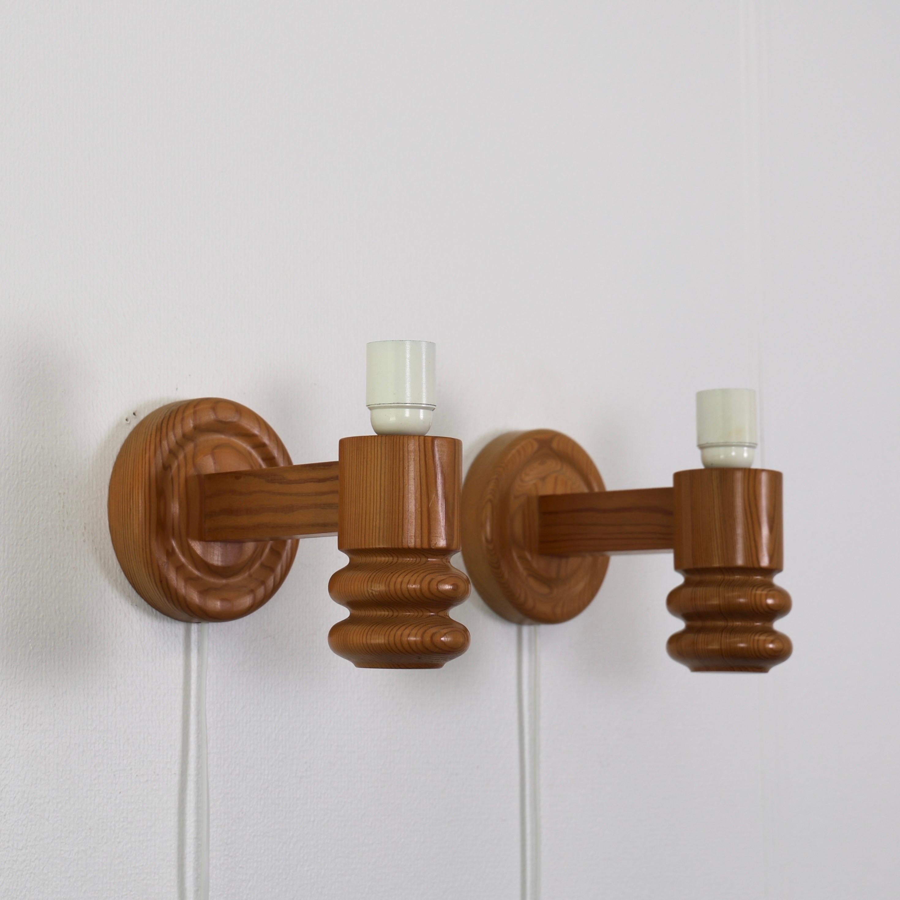 Ensemble de lampes murales suédoises en bois de pin par Solbackens Svarveri, Suède, 1970 en vente 2