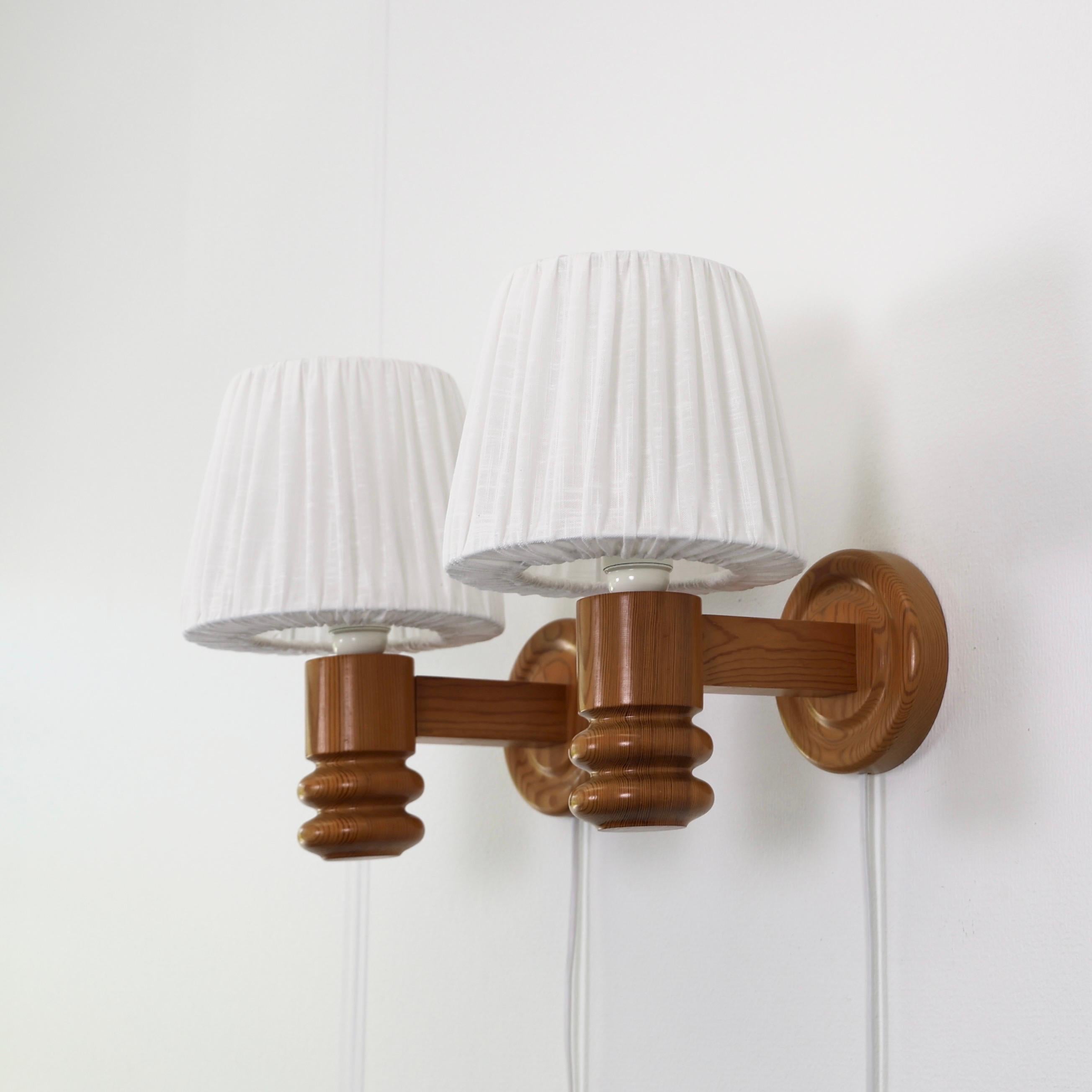 Ensemble de lampes murales suédoises en bois de pin par Solbackens Svarveri, Suède, 1970 en vente 4