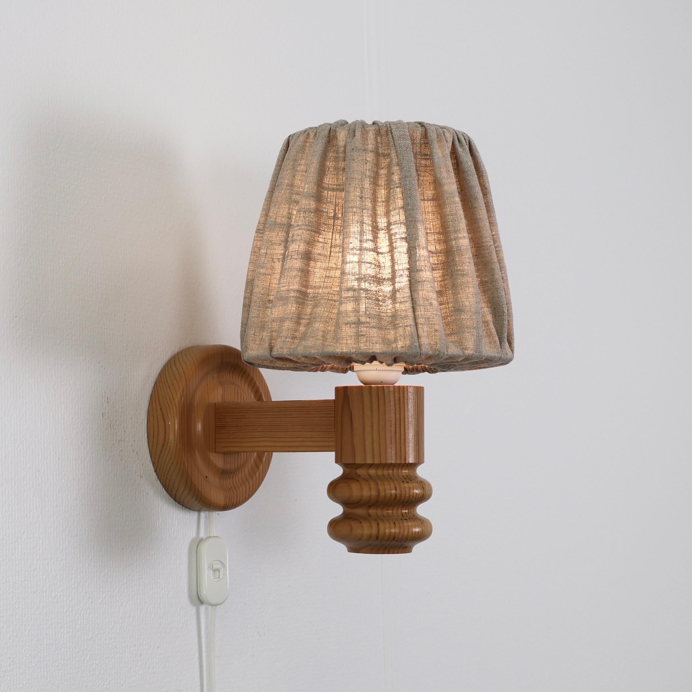 Fin du 20e siècle Applique en bois de pin par Solbackens Svarveri, Suède, années 1970 en vente
