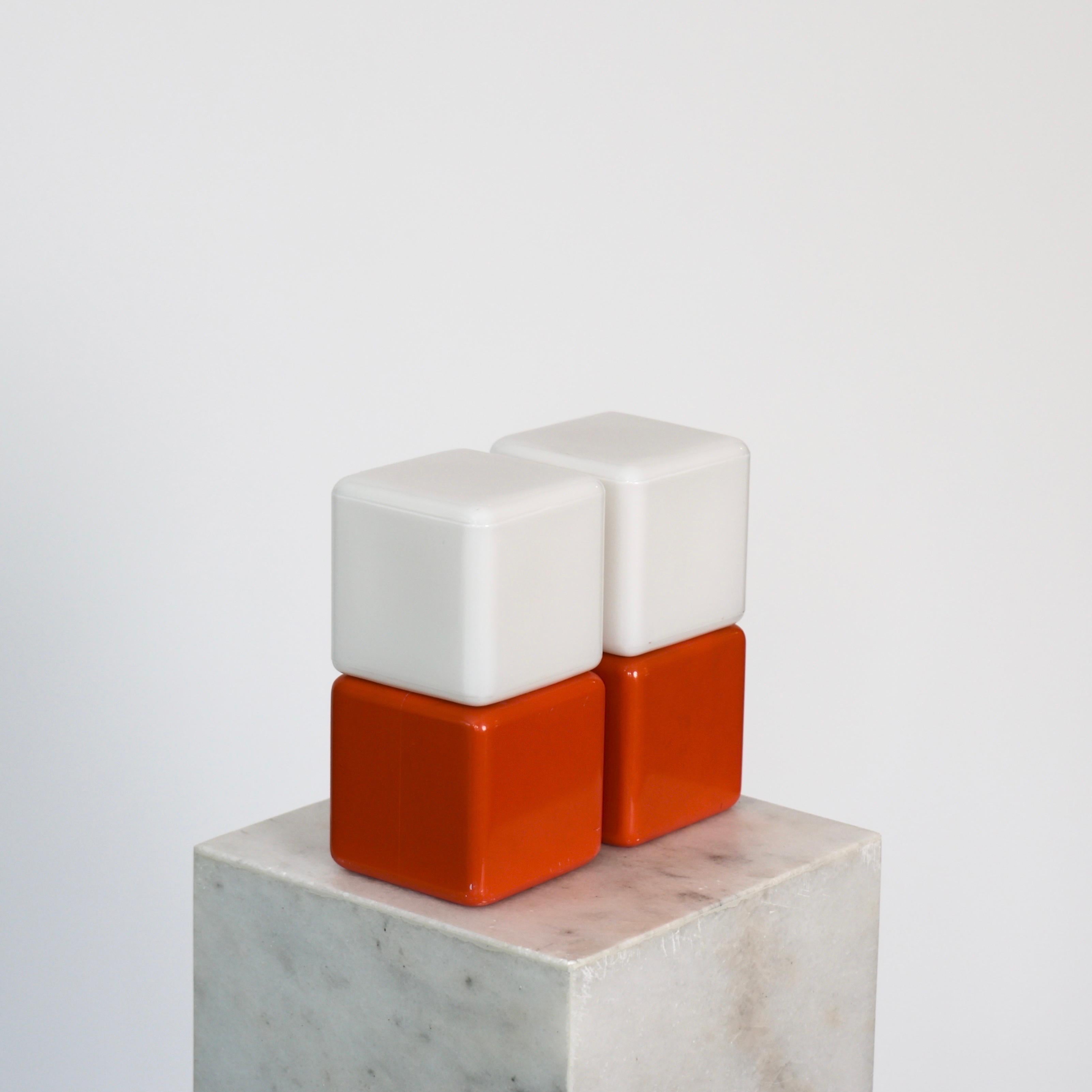 Milieu du XXe siècle Lampes de table cubiques blanches et orange par Holm Sørensen, 1960, Danemark en vente