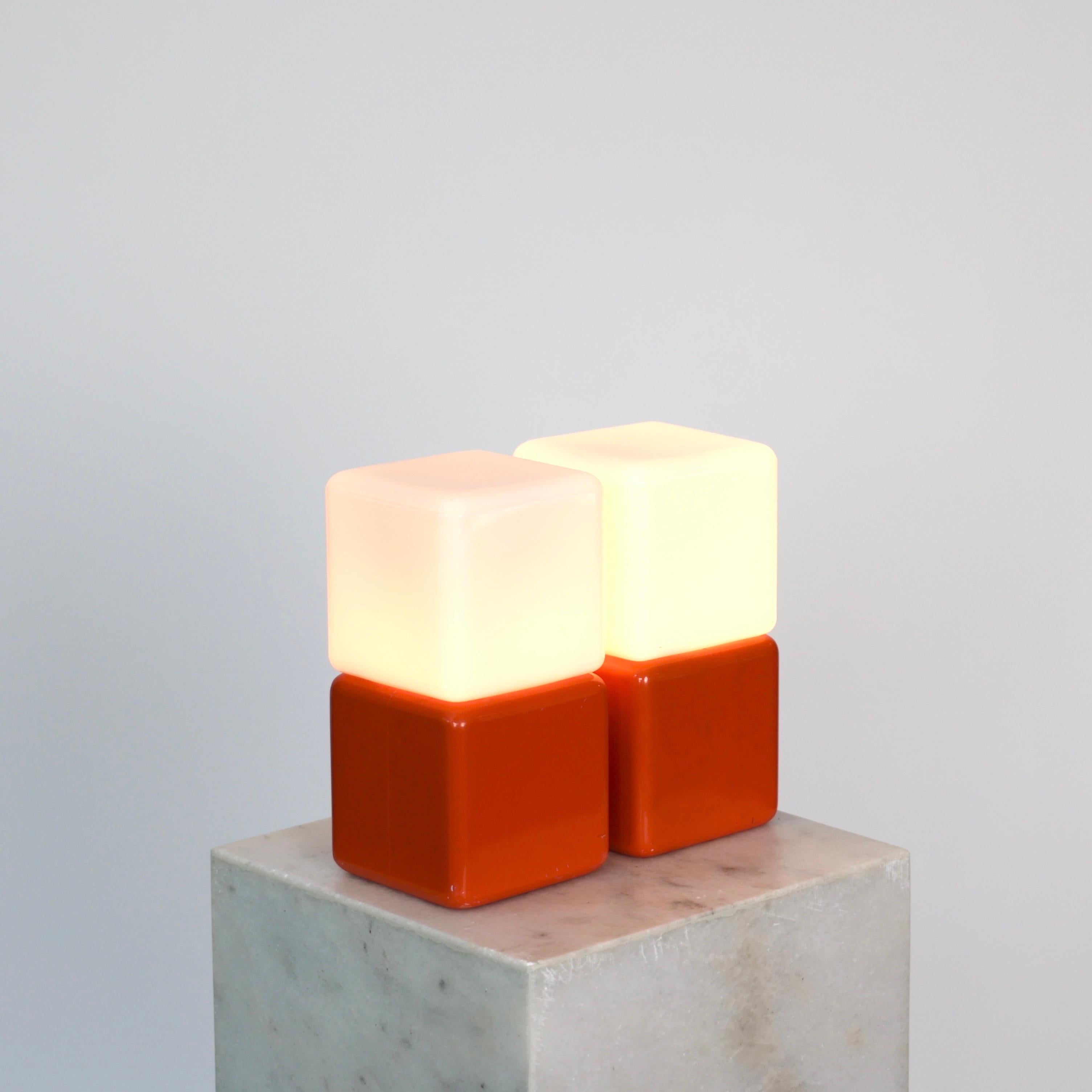 Verre Lampes de table cubiques blanches et orange par Holm Sørensen, 1960, Danemark en vente