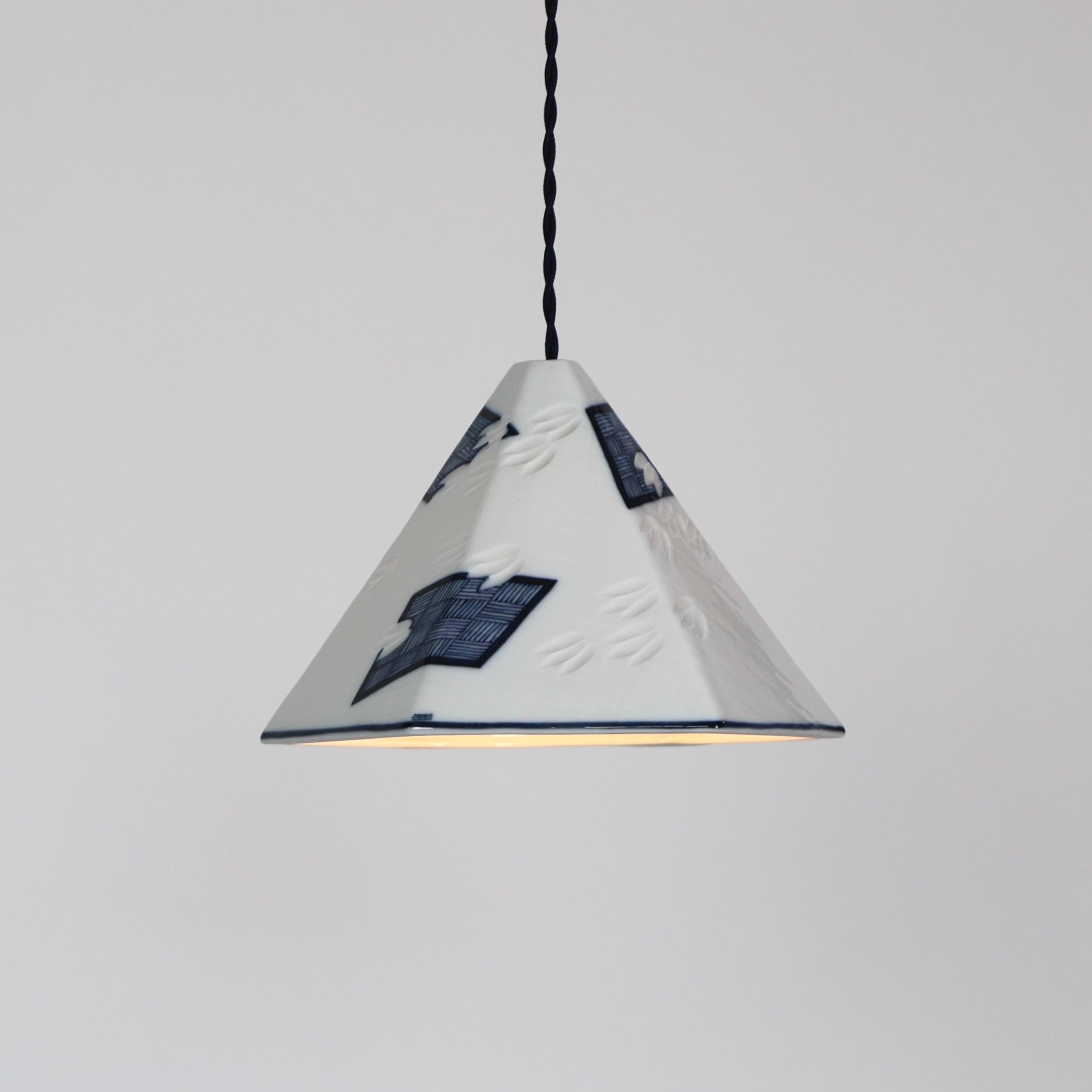 Fine XX secolo Lampada a sospensione in porcellana Royal Copenhagen disegnata da Anne Marie Trolle, Danimarca in vendita