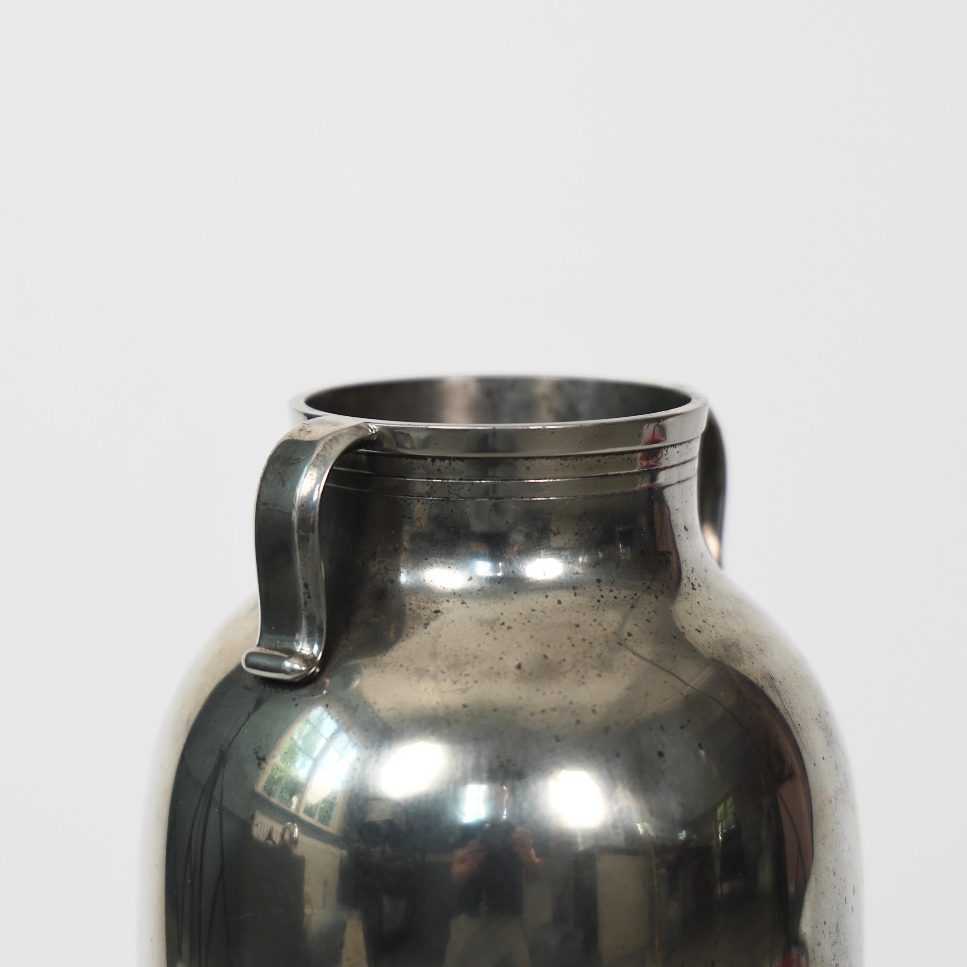 Art Déco Vaso in peltro stile Amphora di Just Andersen, anni '20, Danimarca in vendita