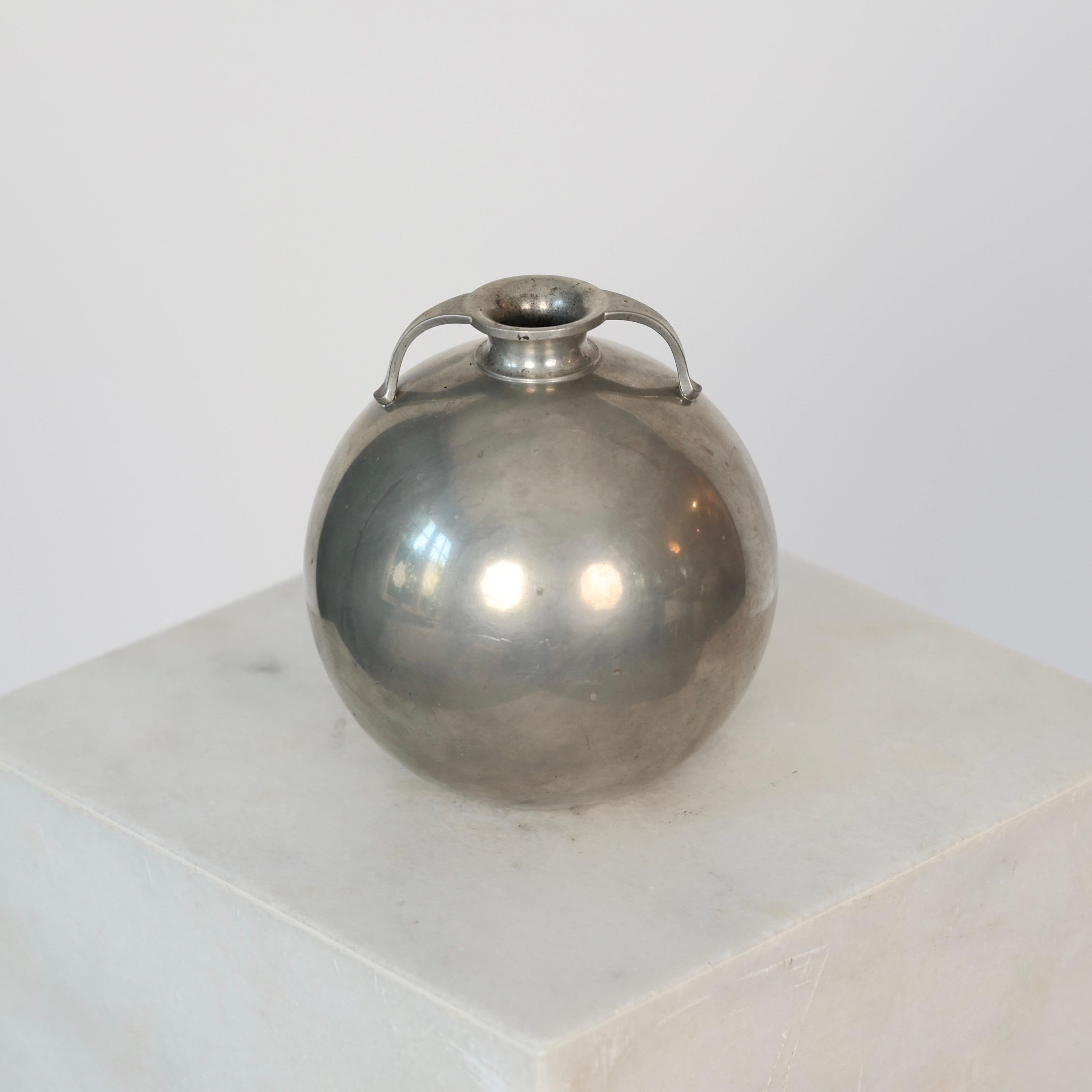 Vaso rotondo in peltro di Just Andersen, anni '30, Danimarca In condizioni discrete in vendita a Værløse, DK