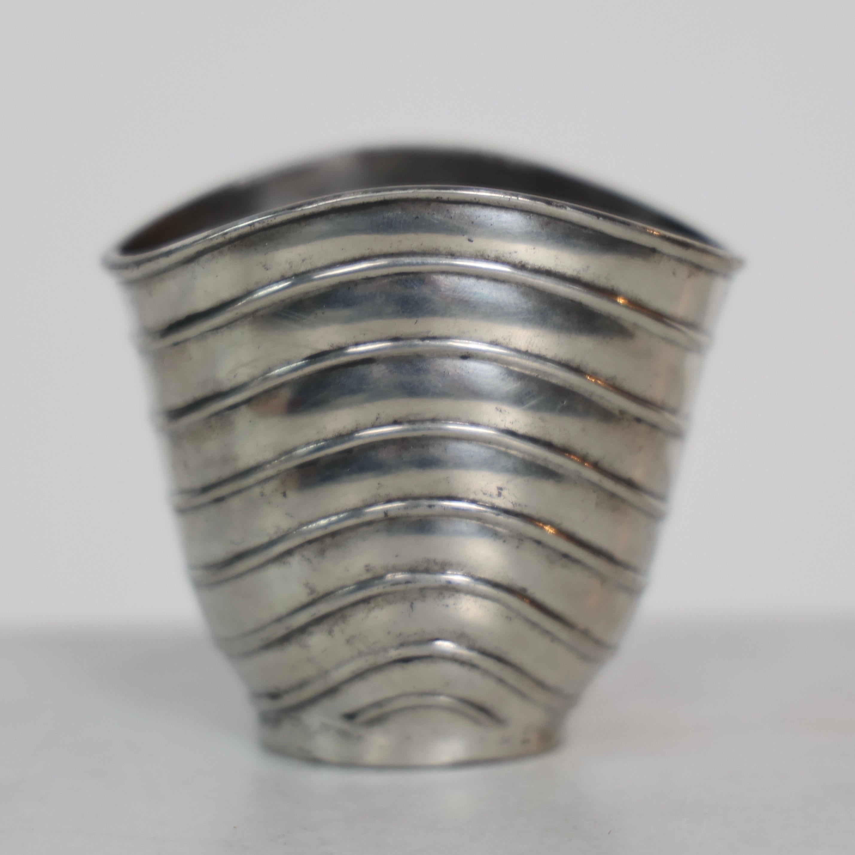 Vasi in peltro di Ellen Schlanbush per Just Andersen, anni '50, Danimarca in vendita 2