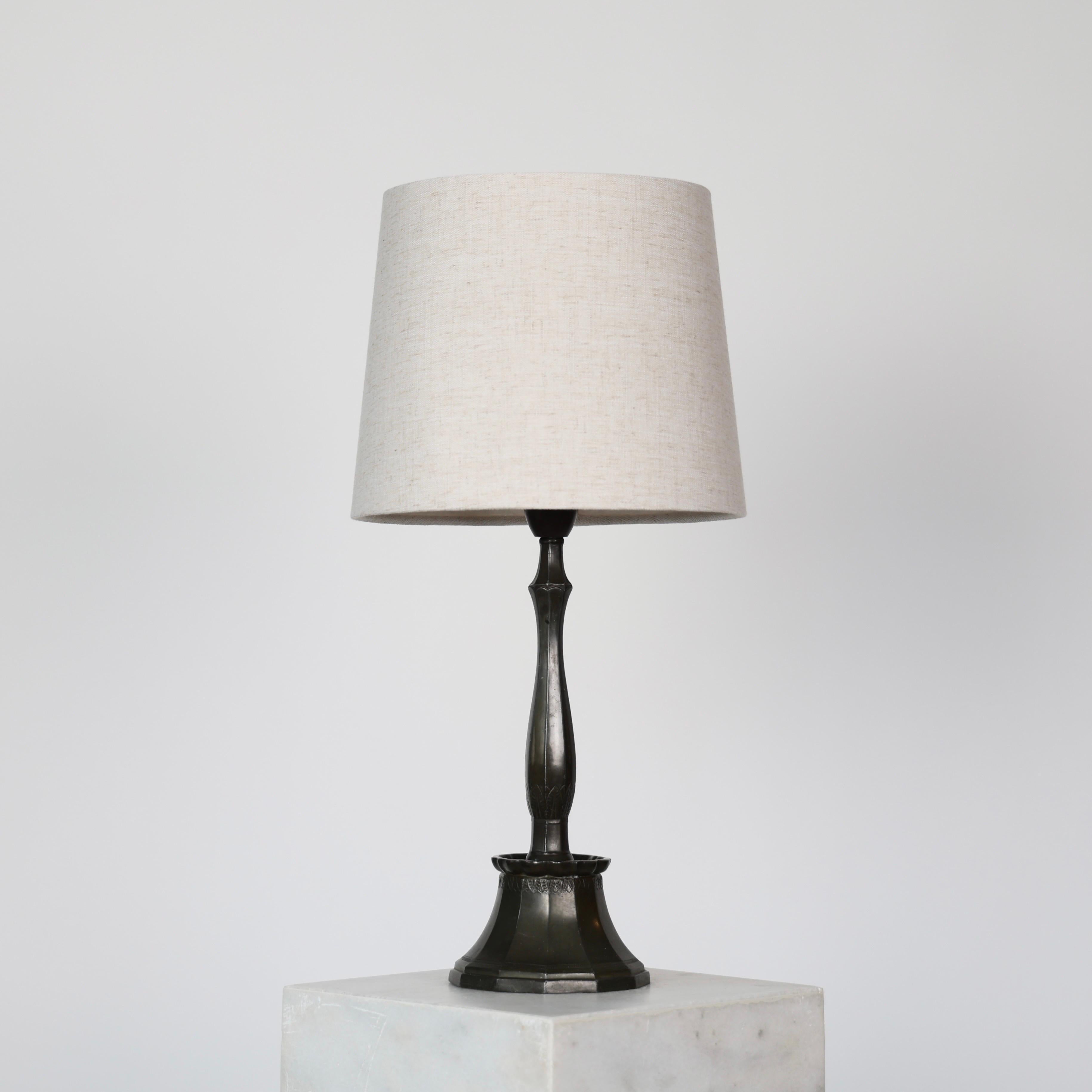 Lampes de table Diskometal de Just Andersen, années 1920, Danemark État moyen - En vente à Værløse, DK