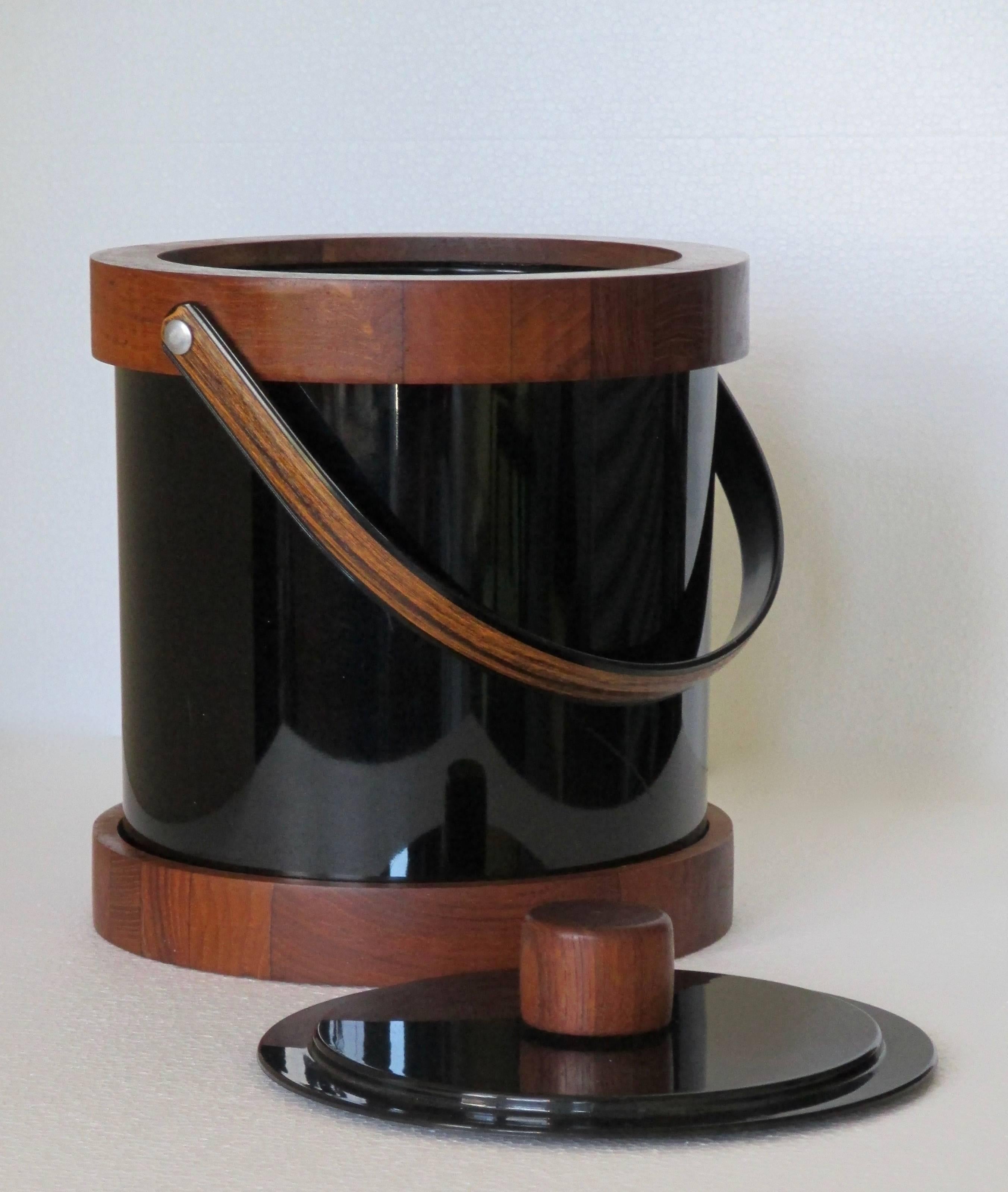 Vintage Ice Holder by Ernest Sohn In Excellent Condition For Sale In West Palm Beach, FL
