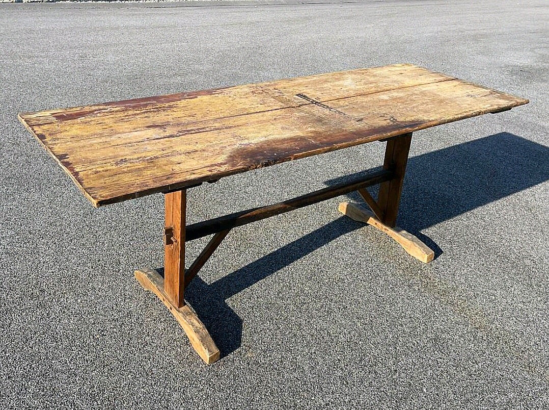 Fait main Ancienne table à tréteaux en pin du 18e siècle  en vente