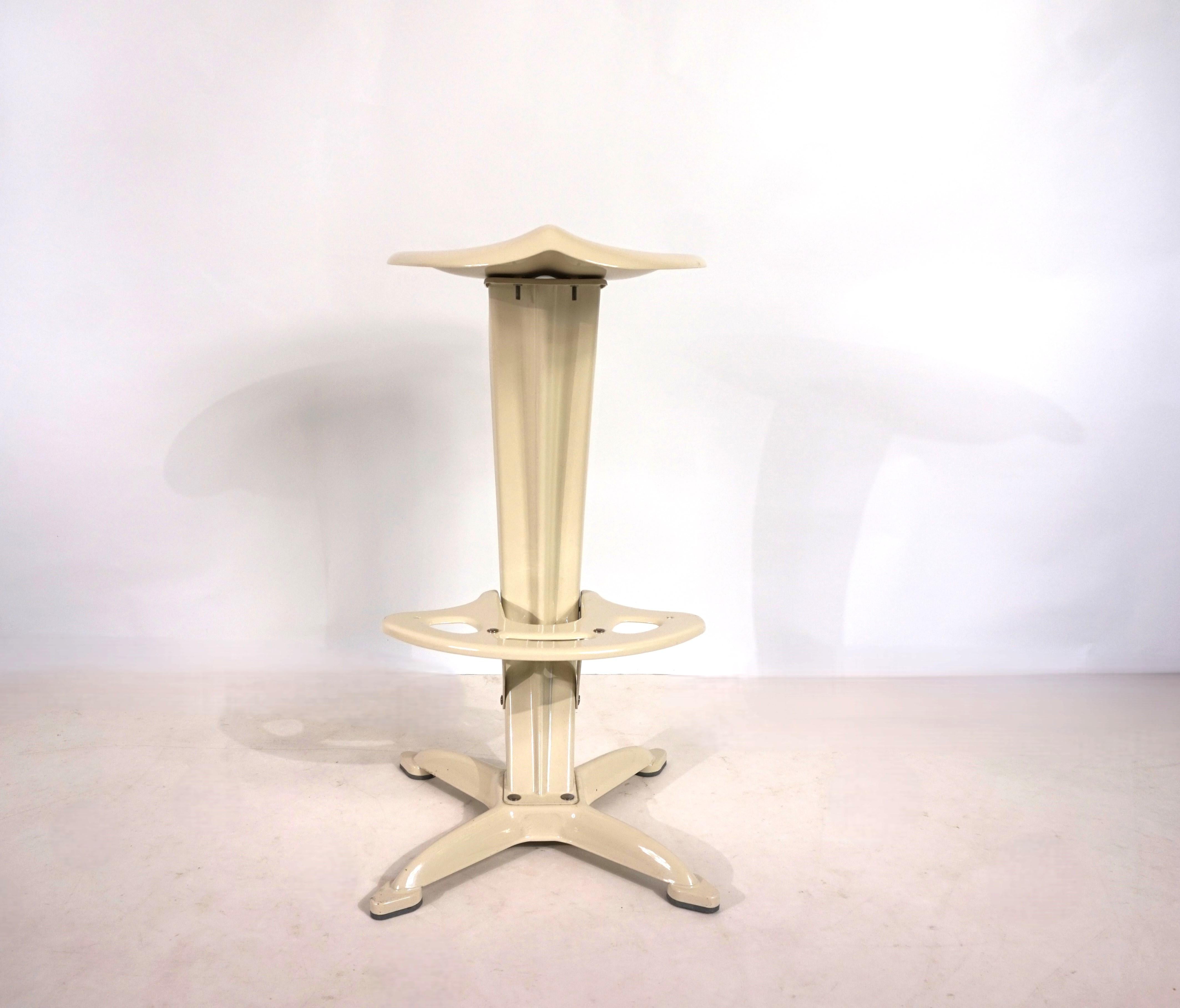 Lotus-Barhocker von Yasu Sasamoto für Dulton Co., 1990 (Ende des 20. Jahrhunderts) im Angebot