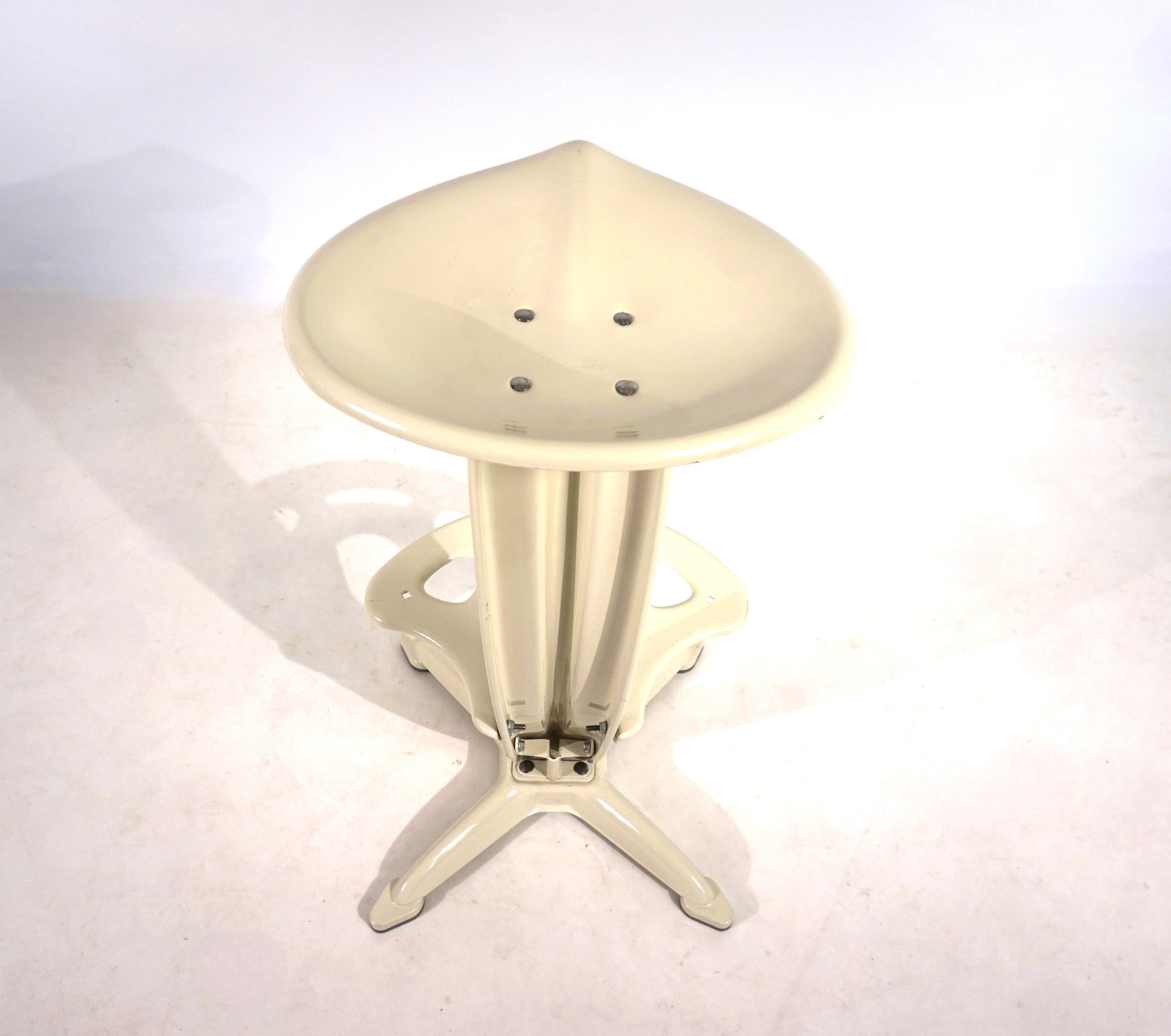 Lotus-Barhocker von Yasu Sasamoto für Dulton Co., 1990 (Metall) im Angebot