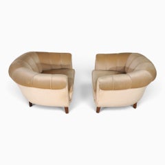 Pair of Art Deco club chairs in champagne-colored mohair, 1930