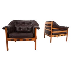 Paire de fauteuils « Coja » en cuir, créés par Sven Ellekaer, 1960