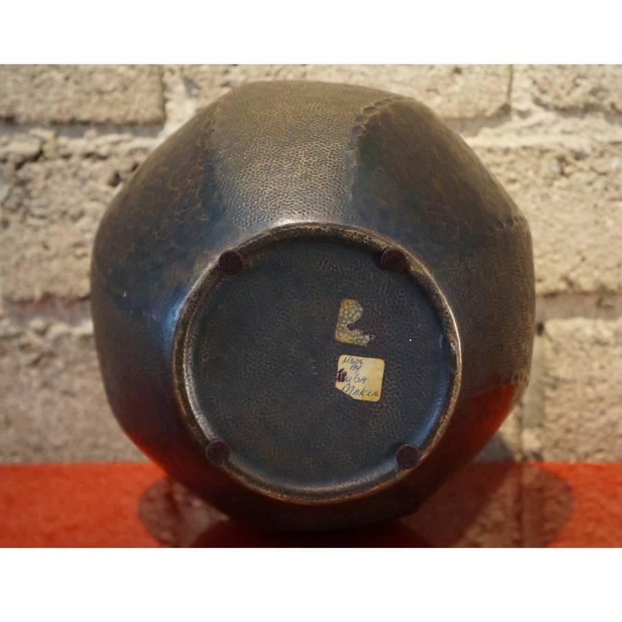 Japanese Hand-Hammered Copper Vase In Excellent Condition For Sale In Los Angeles, CA