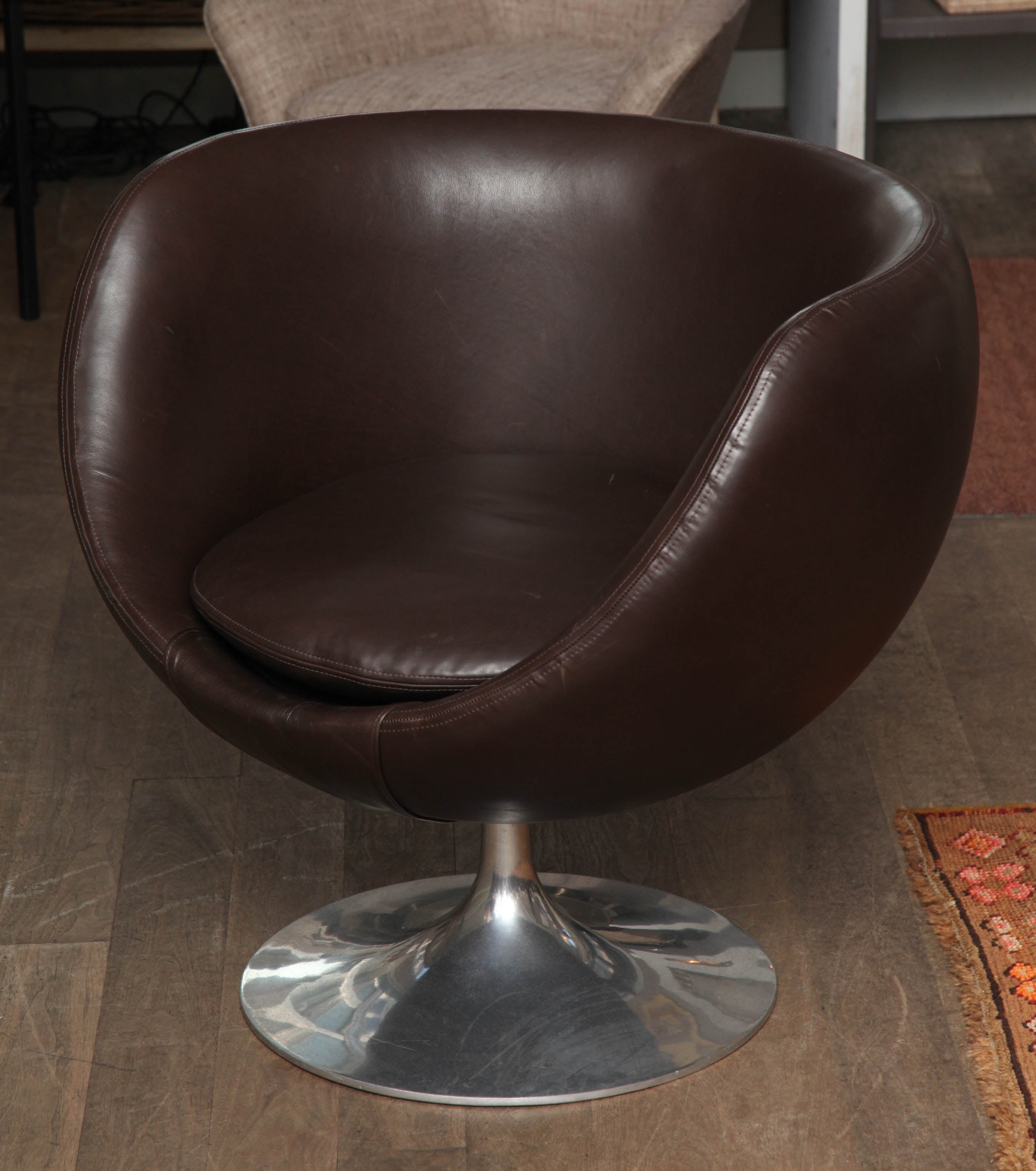 Pair of Leather Chairs 3