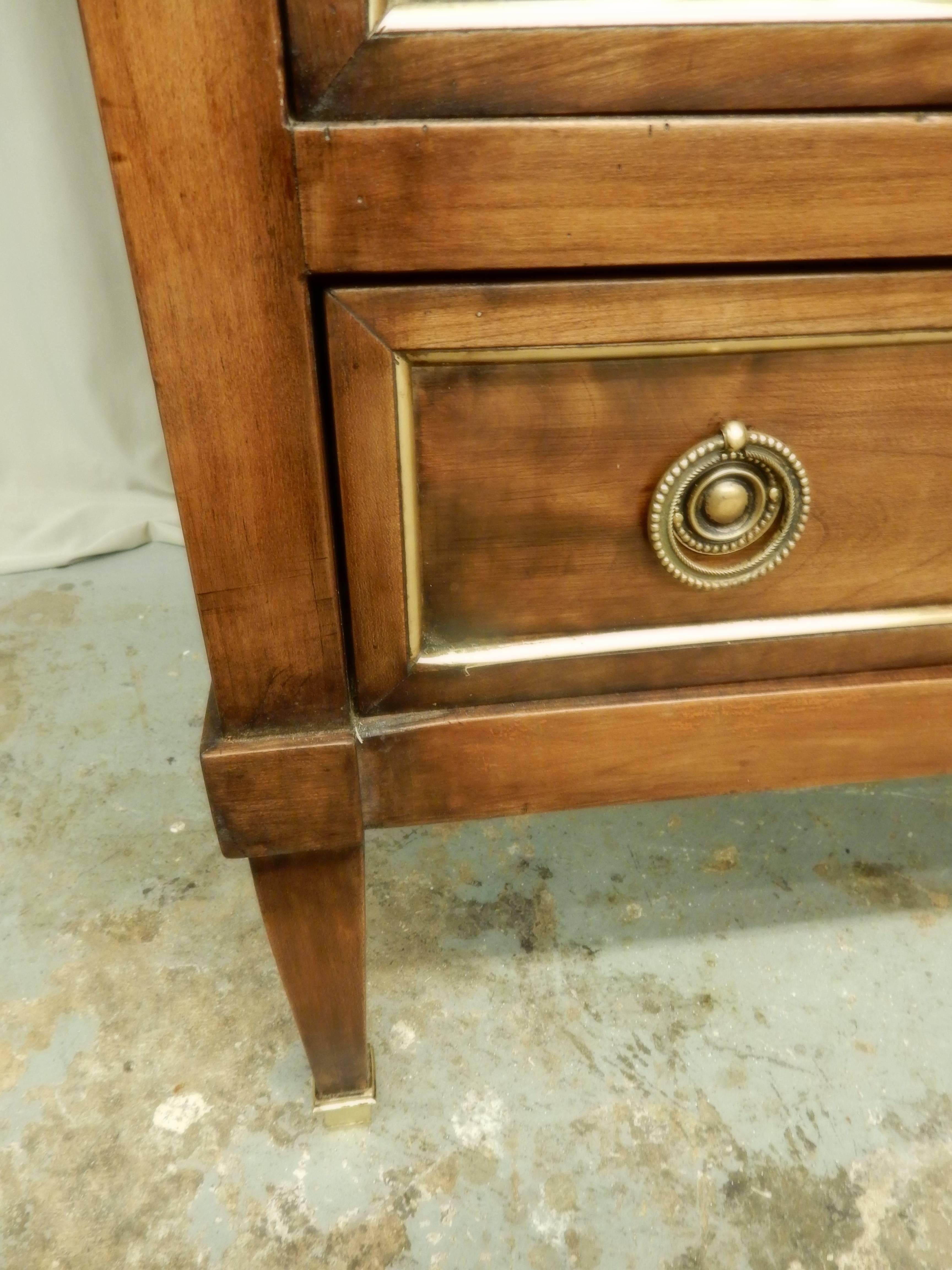 Small Louis XVI Walnut Three-Drawer Commode For Sale 1