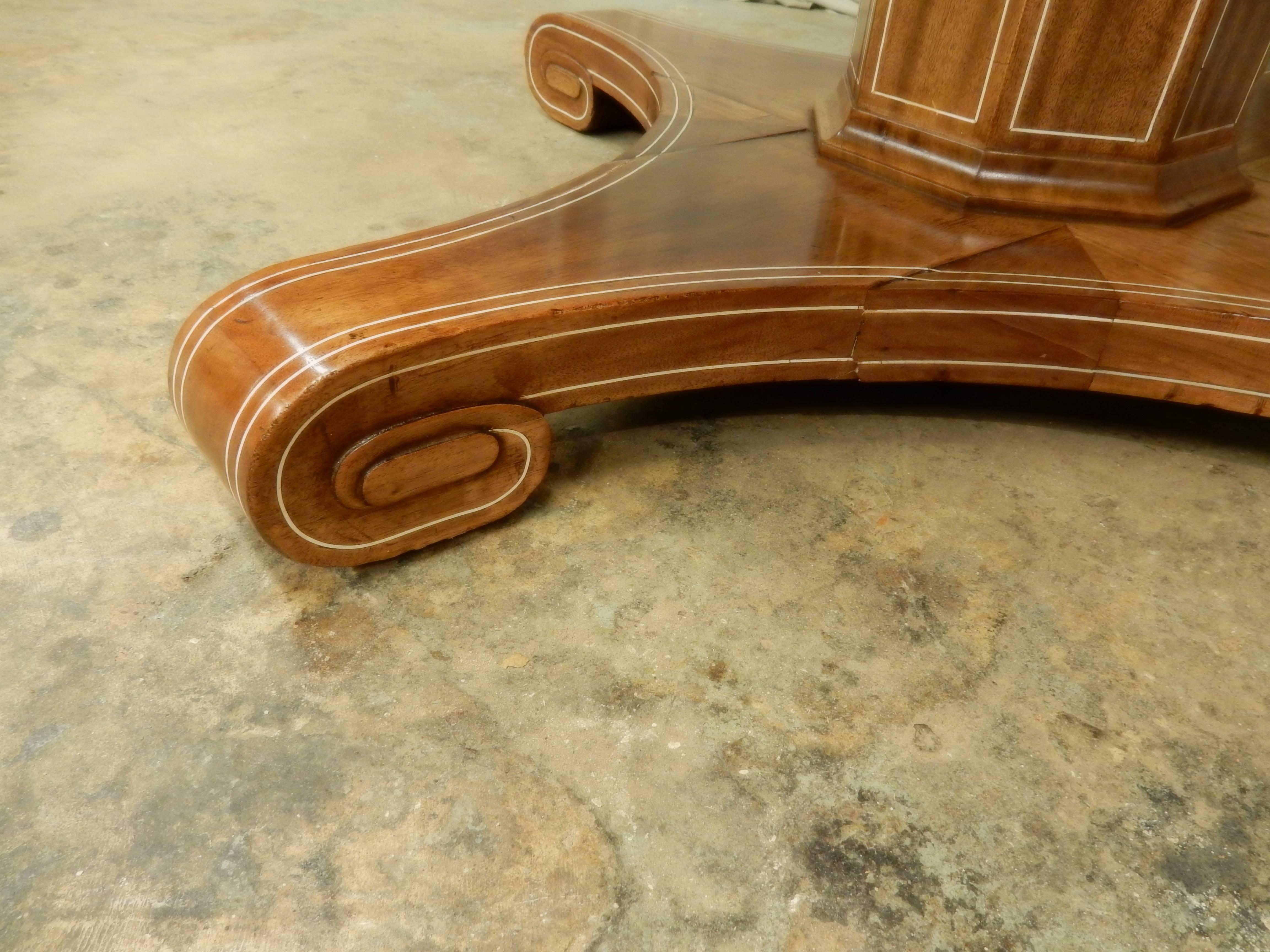 Art Deco Center Hall table In Good Condition For Sale In New Orleans, LA