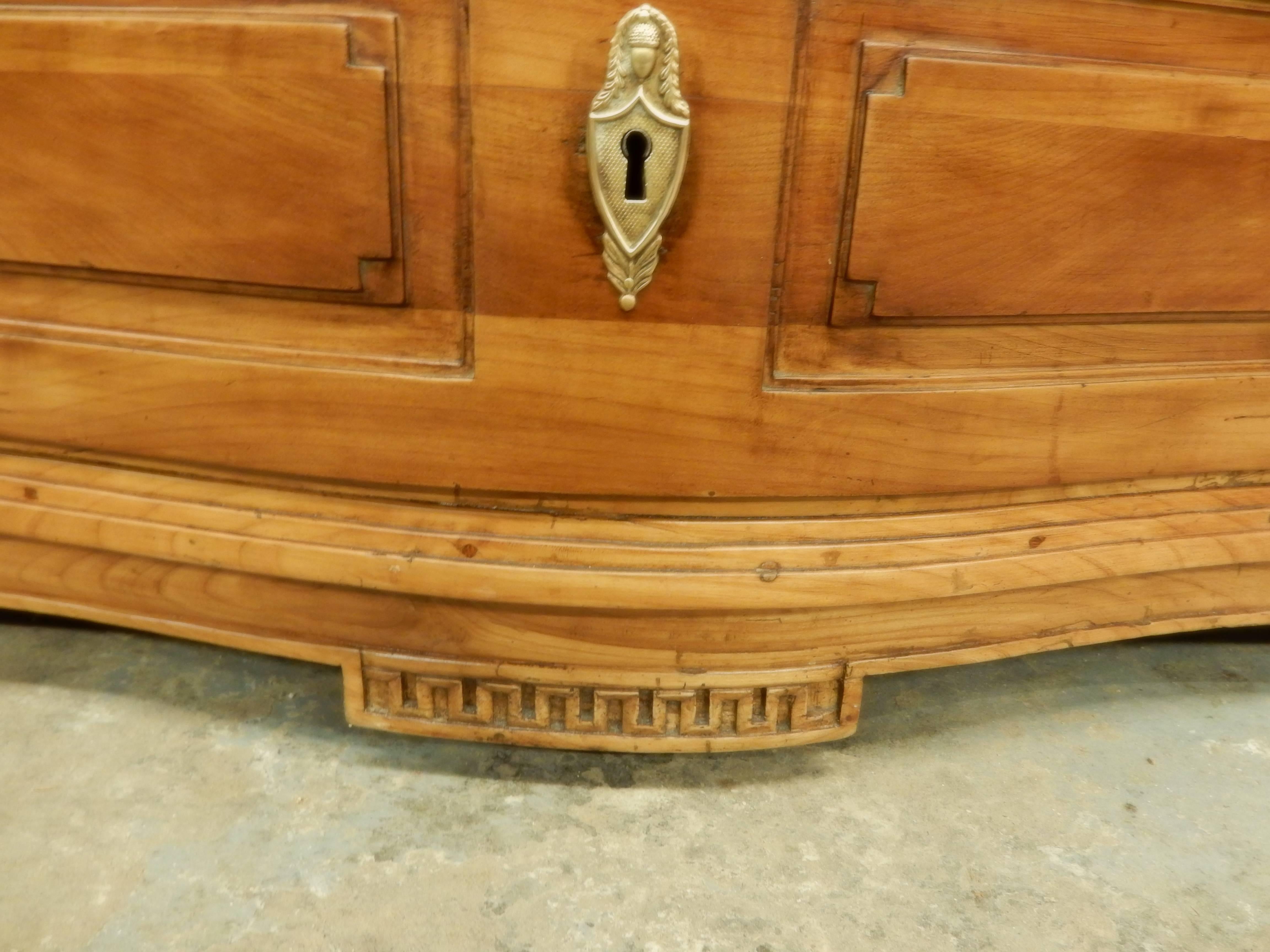 19th Century Italian Commode For Sale 1