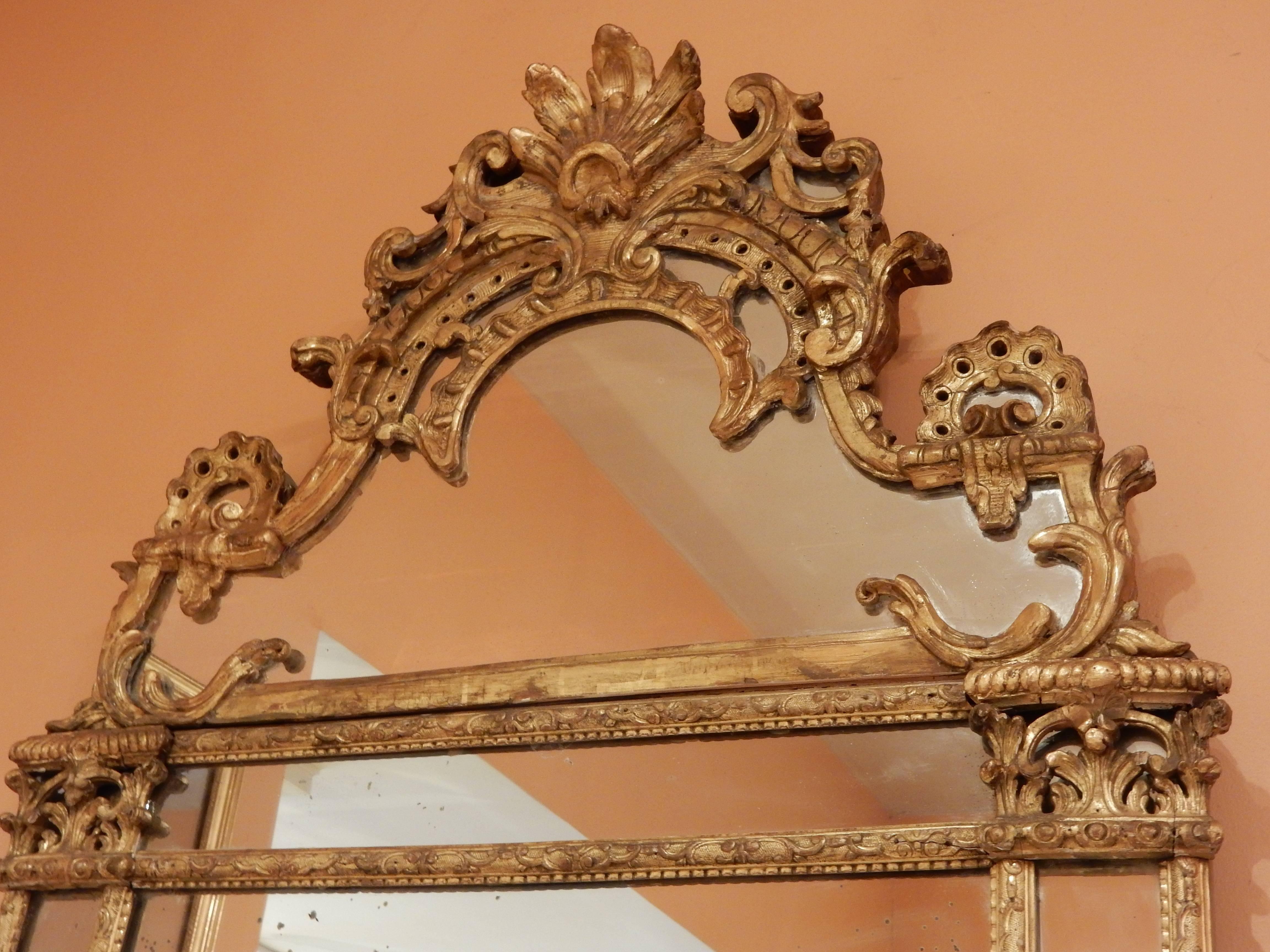 Elegant Louis XVI gold gilt mirror.