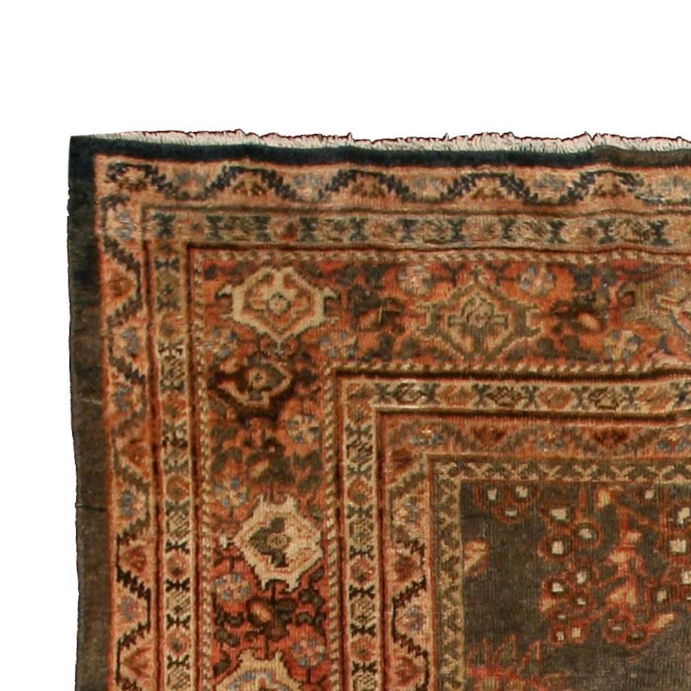 Antique Persian Sultanabad Carpet In Good Condition In New York, NY