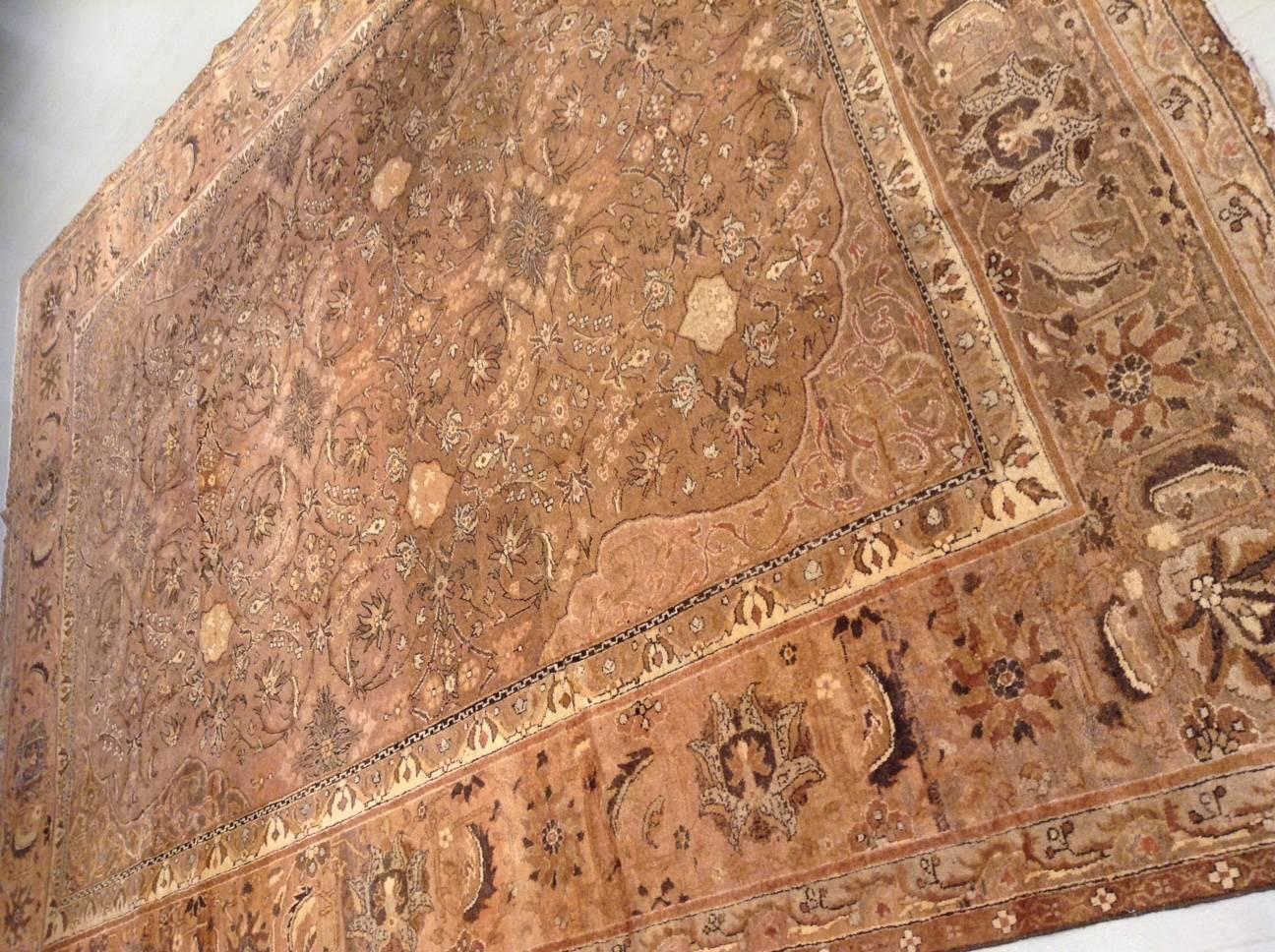 Antique Indian Amritsar Handmade Wool Carpet
Size: 10'1