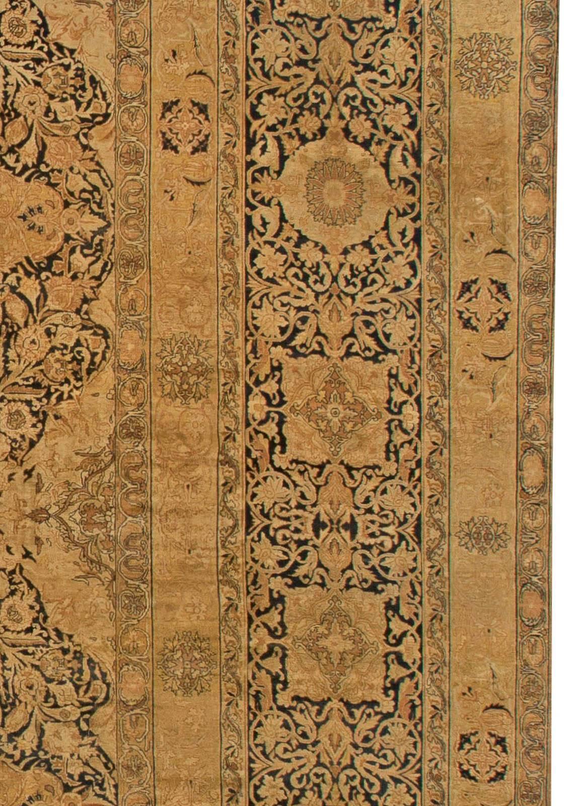 Oversized Antique Persian Kirman Handmade Wool Rug In Good Condition For Sale In New York, NY